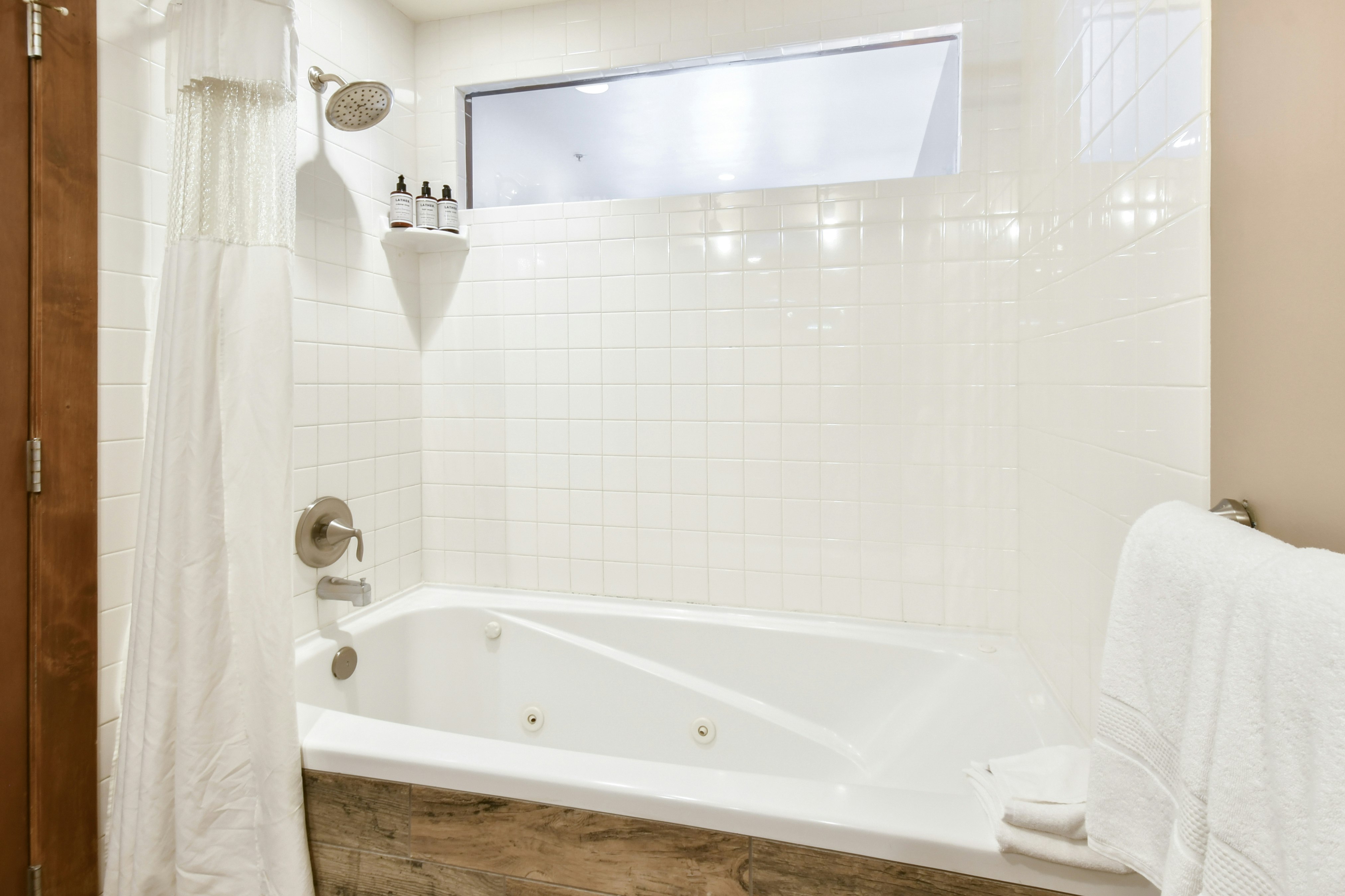 Sundial Lodge Guestroom