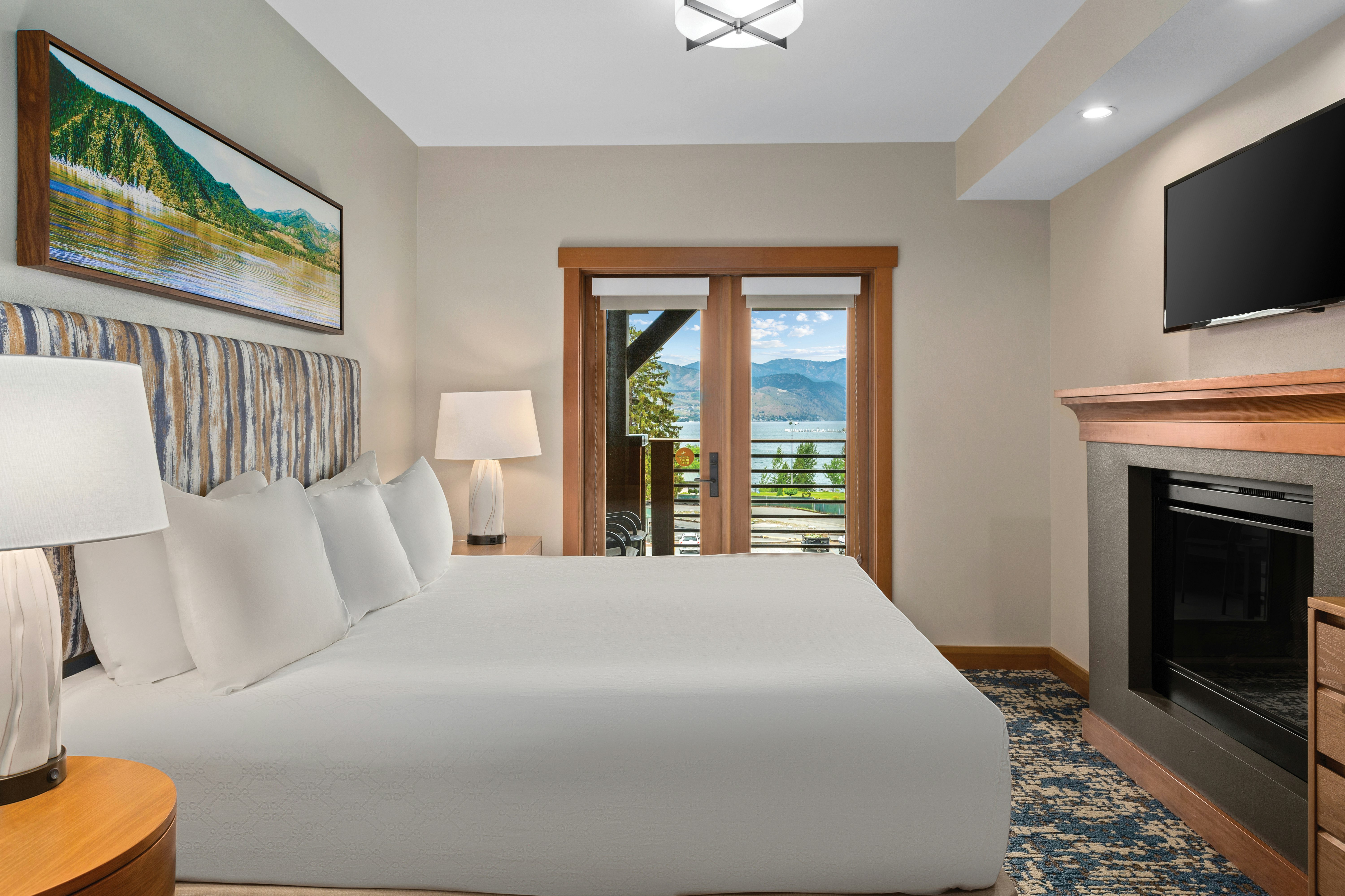 3BR Standard Lake View