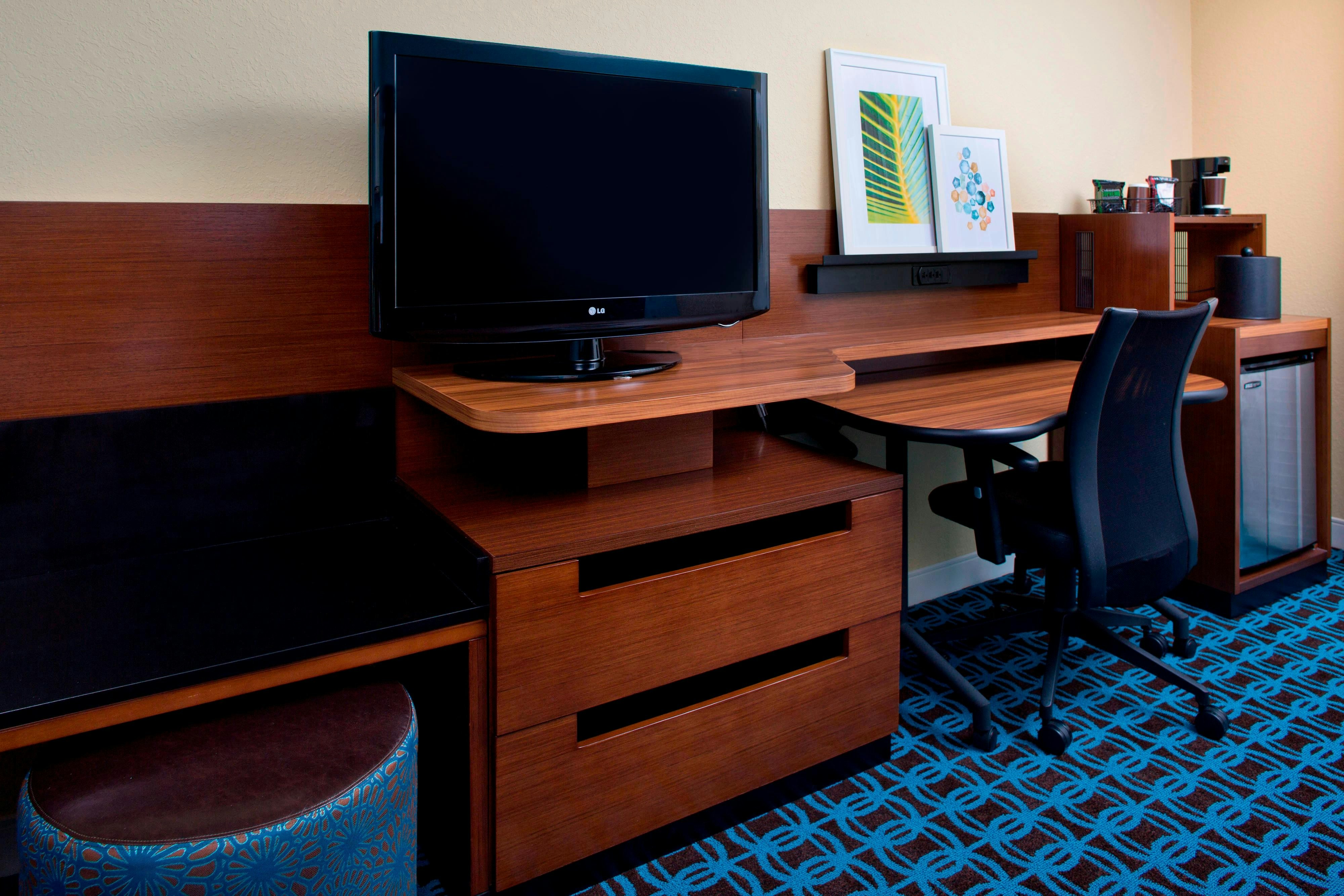Fairfield by Marriott Inn & Suites Orlando Lake Buena Vista in the Marriott Village