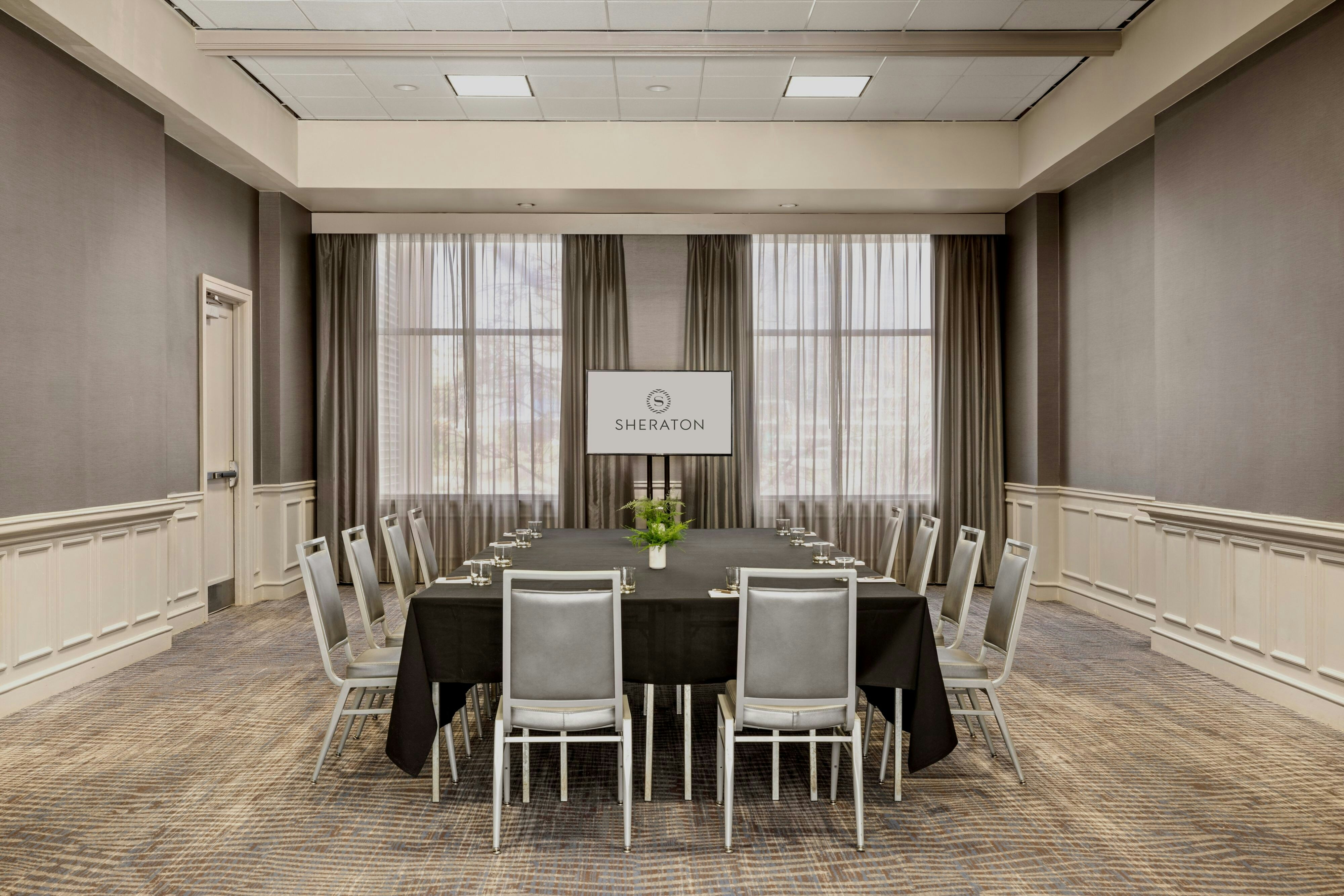 Sheraton Suites Galleria-Atlanta