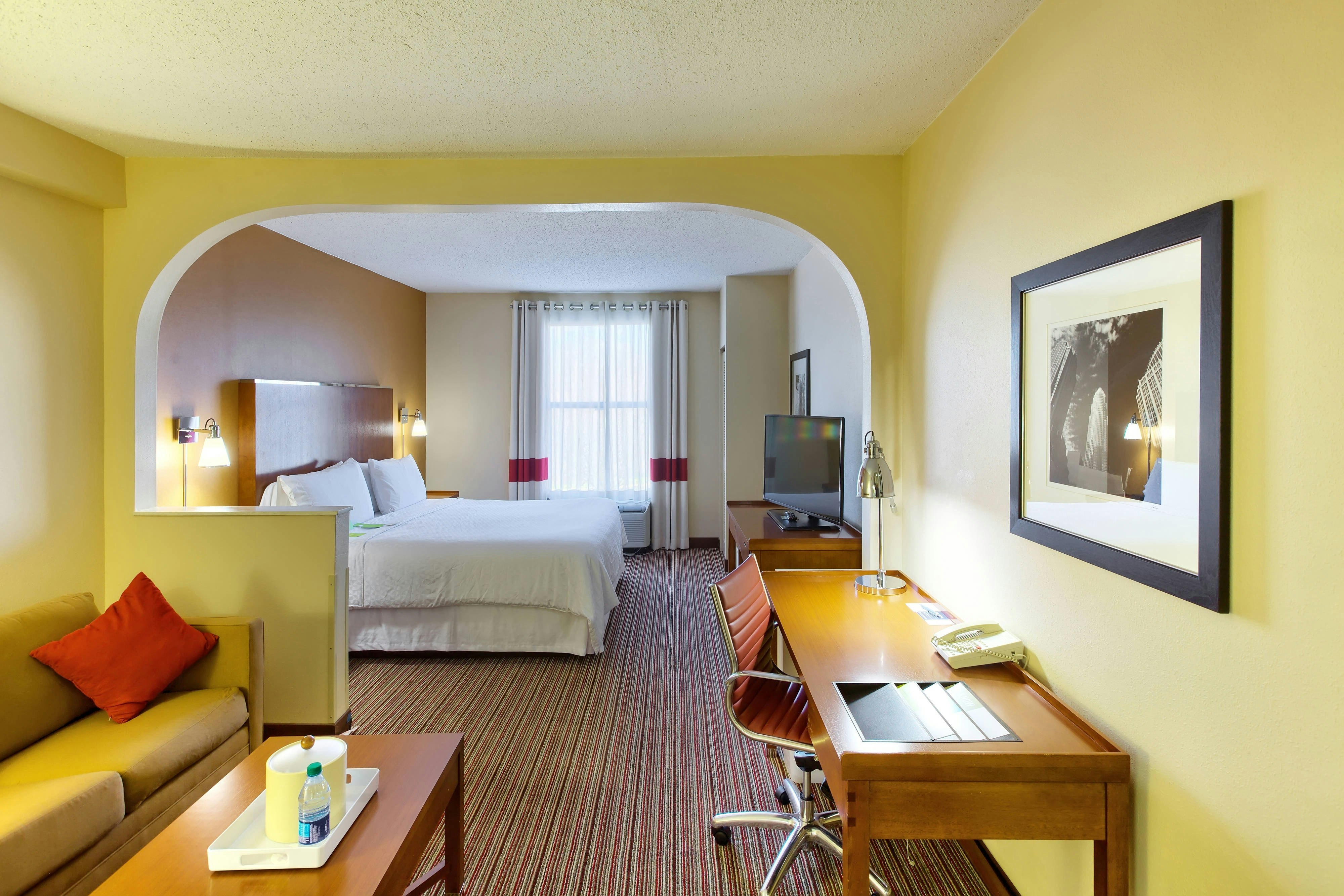Four Points by Sheraton Charlotte – Pineville