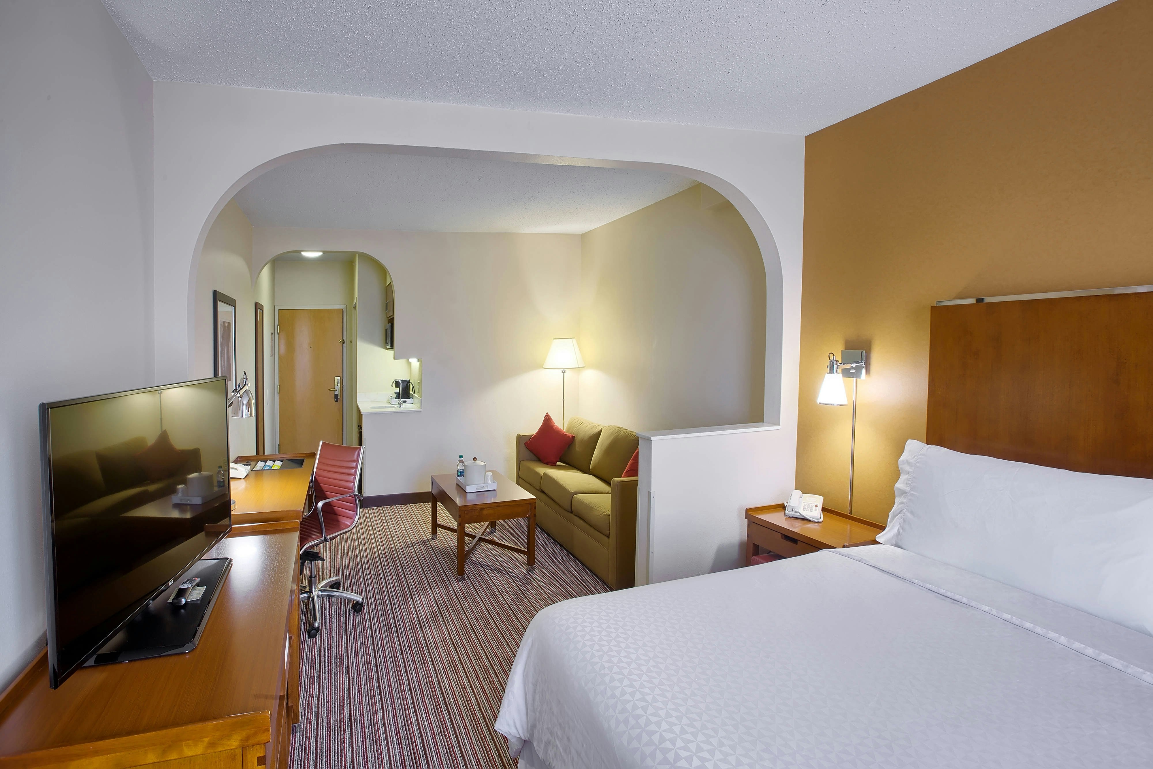 Four Points by Sheraton Charlotte – Pineville
