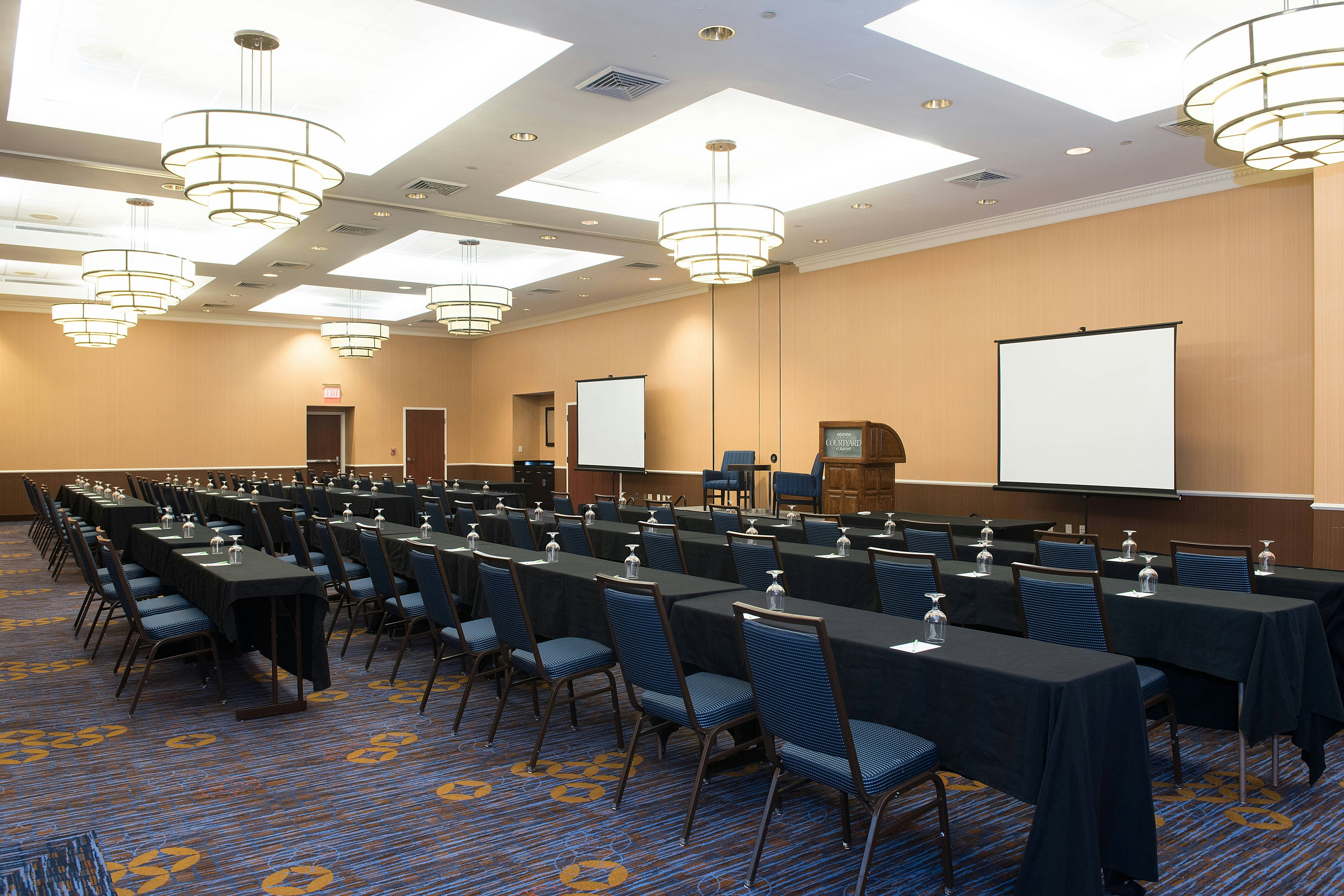 Courtyard by Marriott Waterbury Downtown