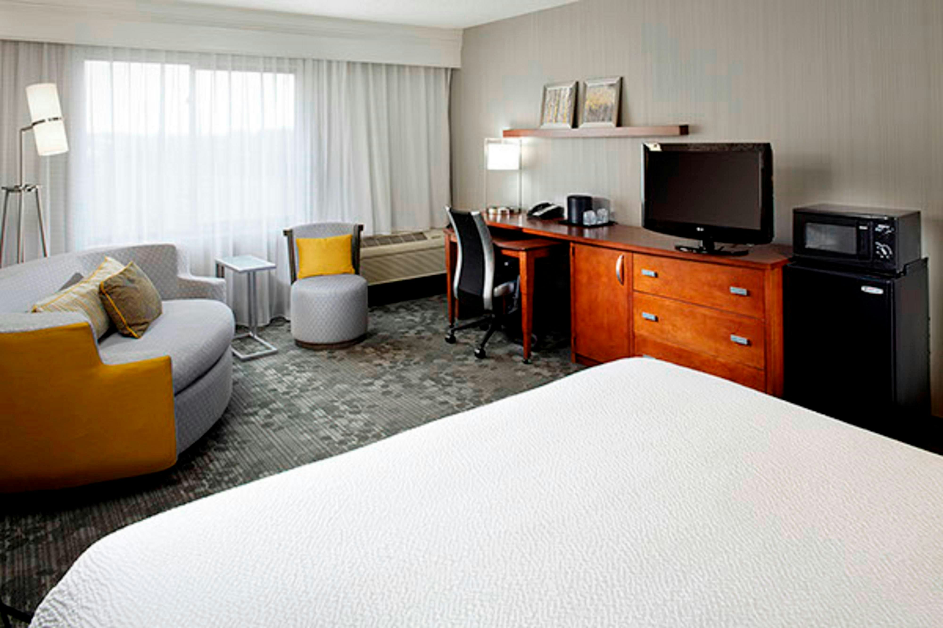 Courtyard by Marriott Akron Stow