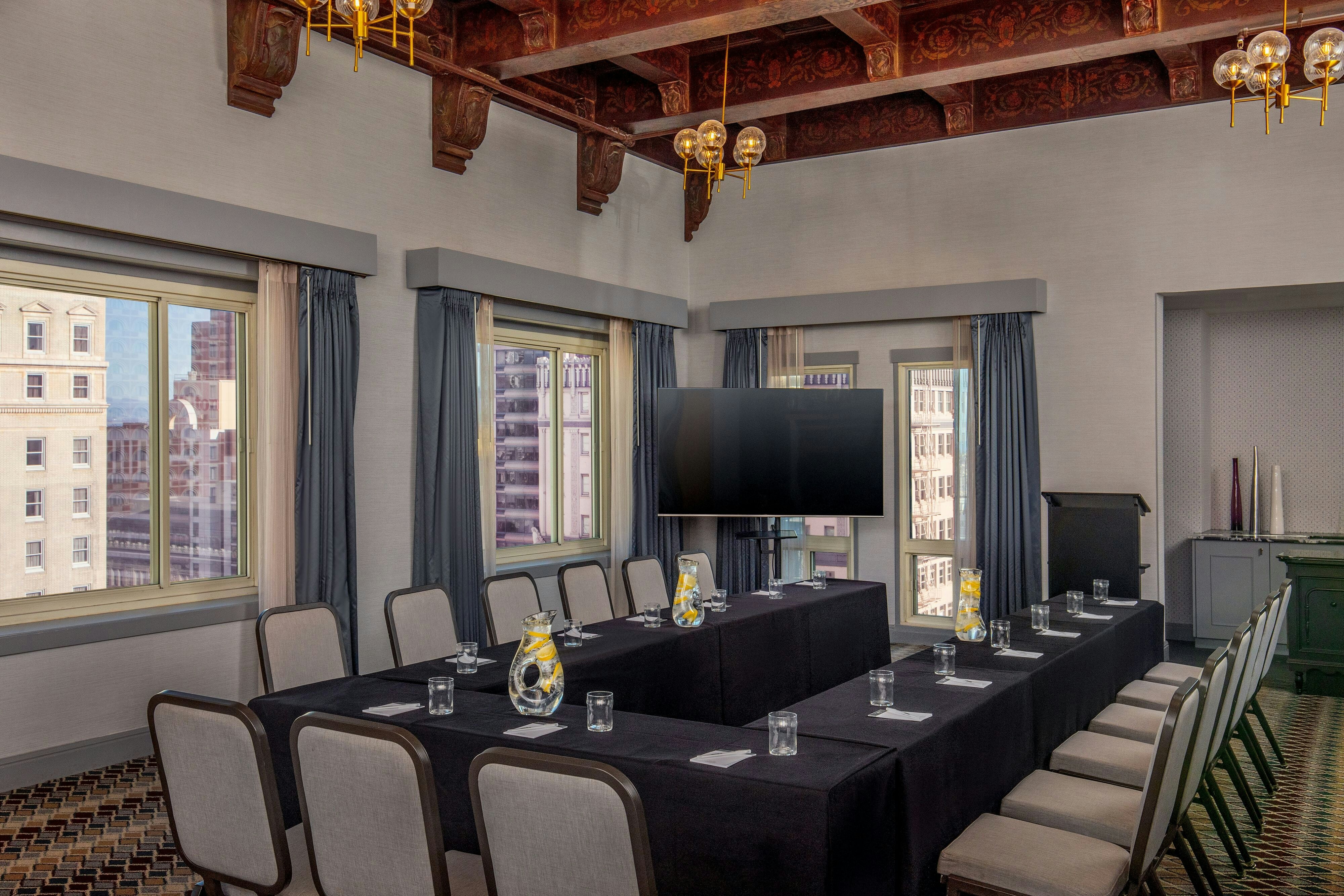 Hotel Adagio, Autograph Collection