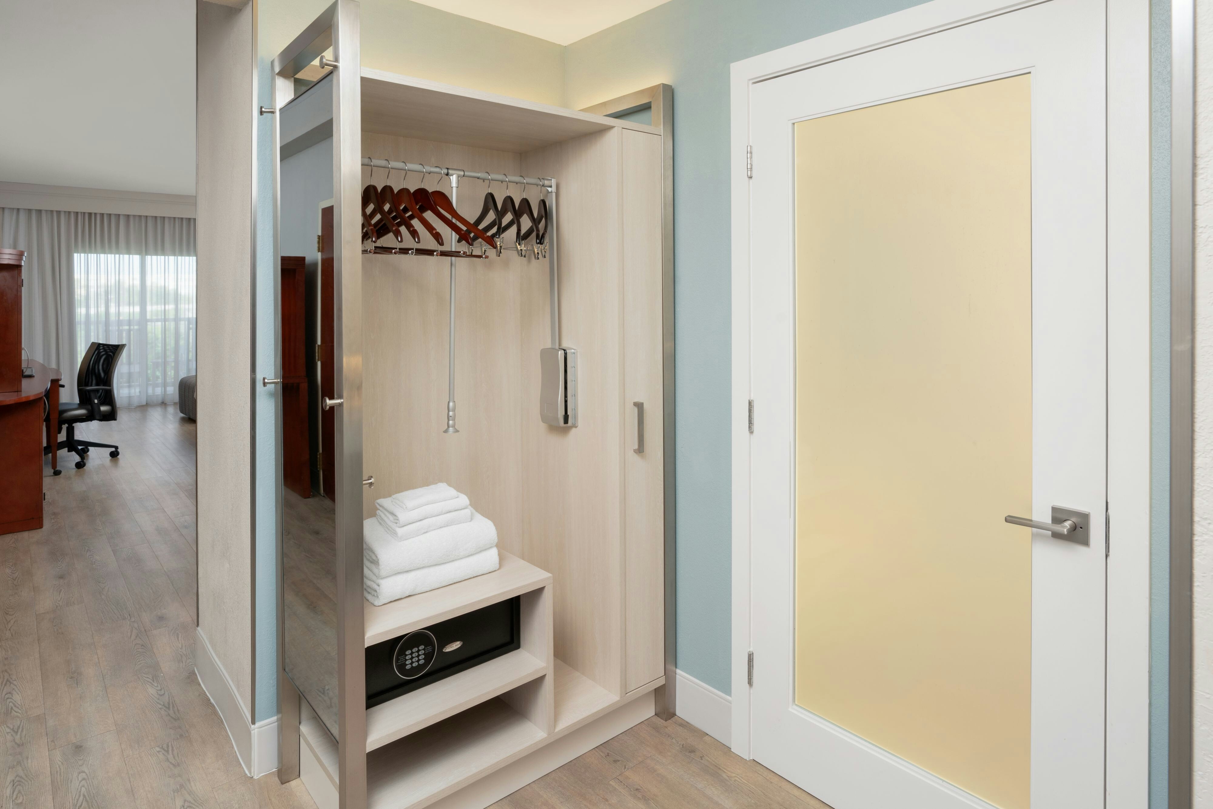 Courtyard by Marriott Charleston Waterfront