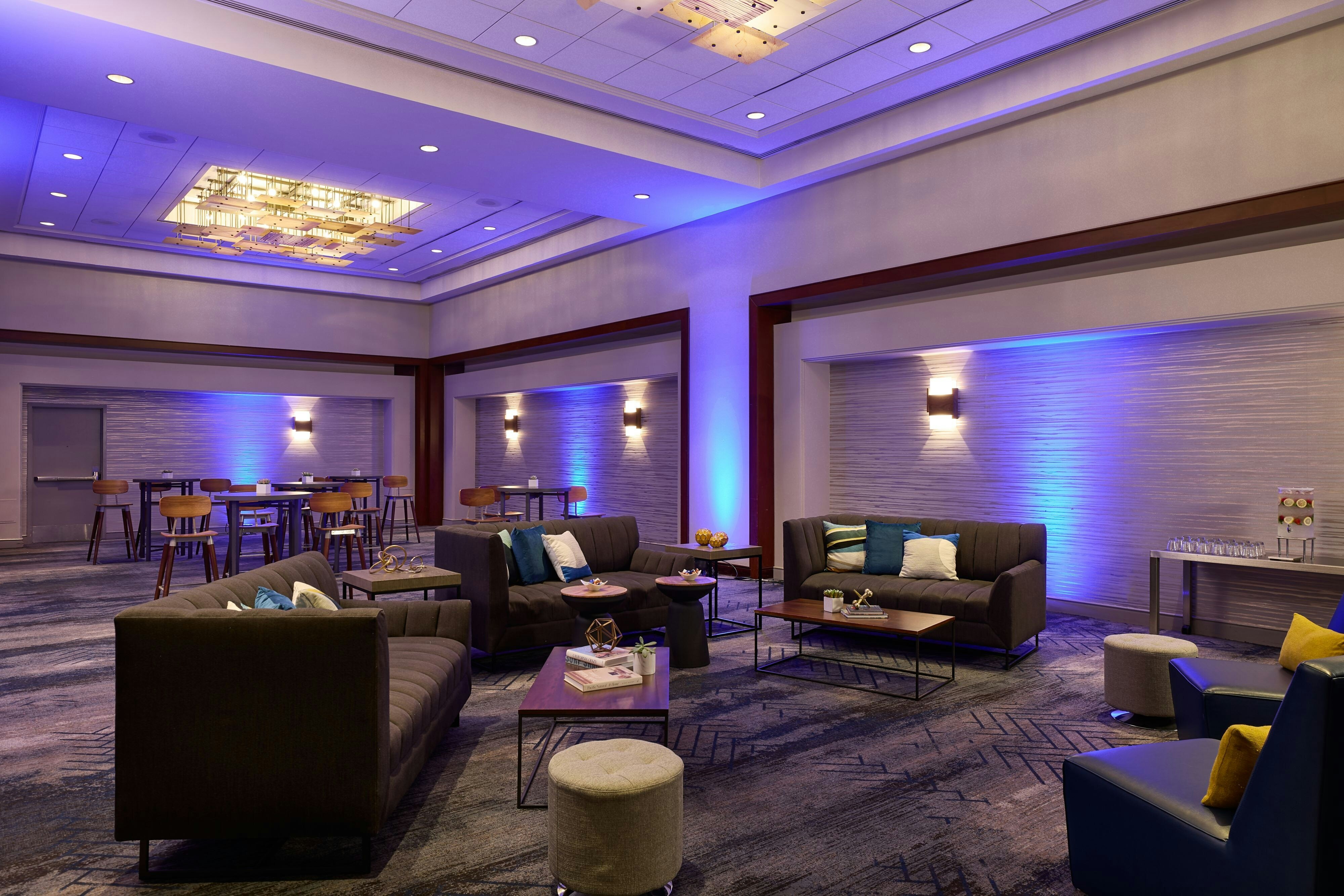 Renaissance Los Angeles Airport Hotel