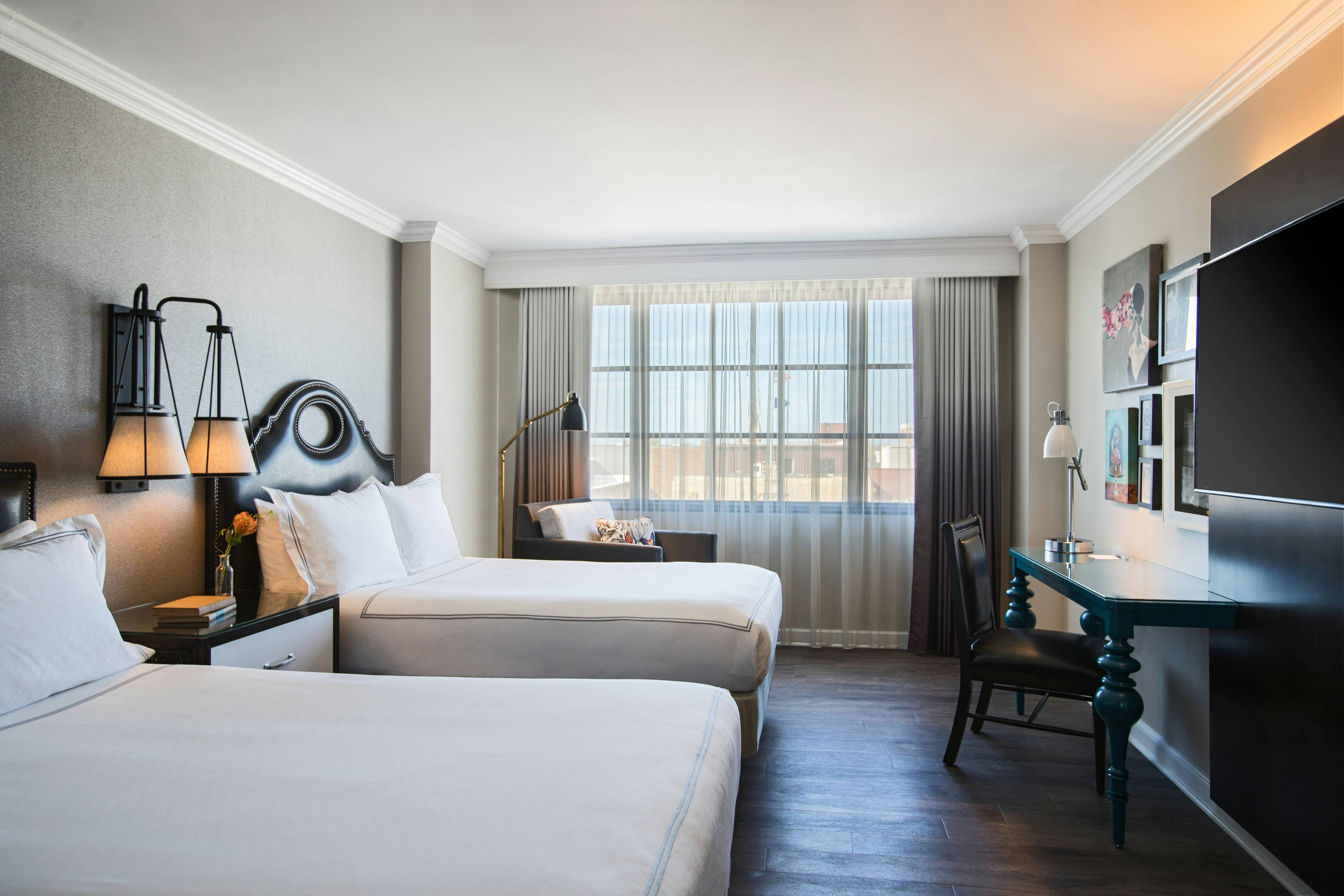The Lindy Renaissance Charleston Hotel