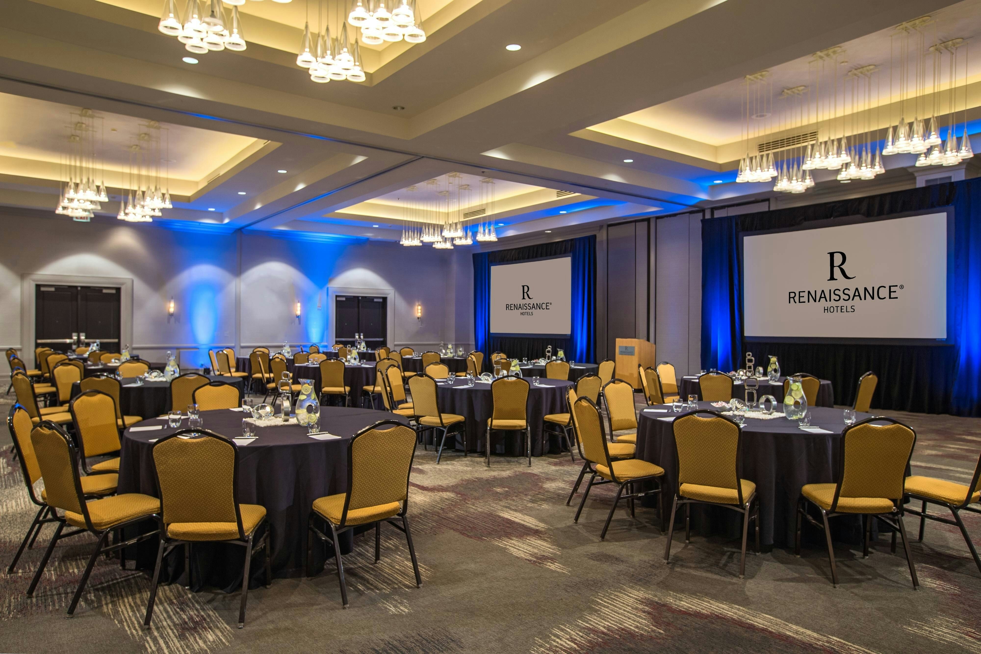 Renaissance Chicago O’Hare Suites Hotel