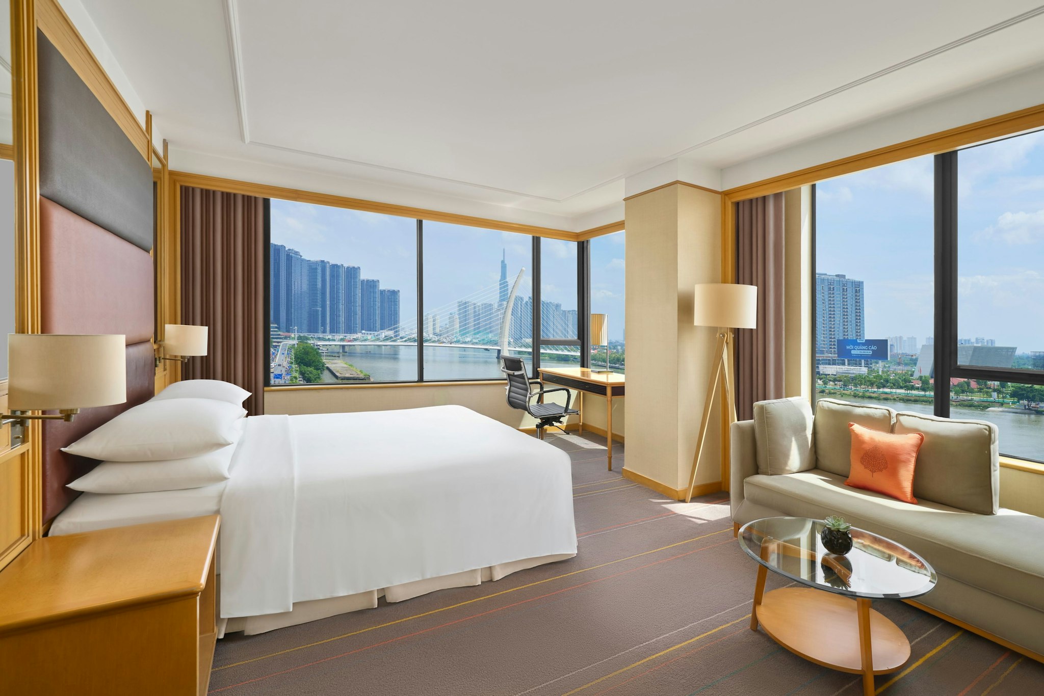 Renaissance Riverside Hotel Saigon
