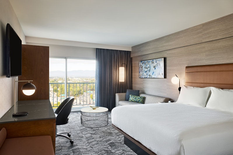 Courtyard by Marriott Los Angeles Sherman Oaks