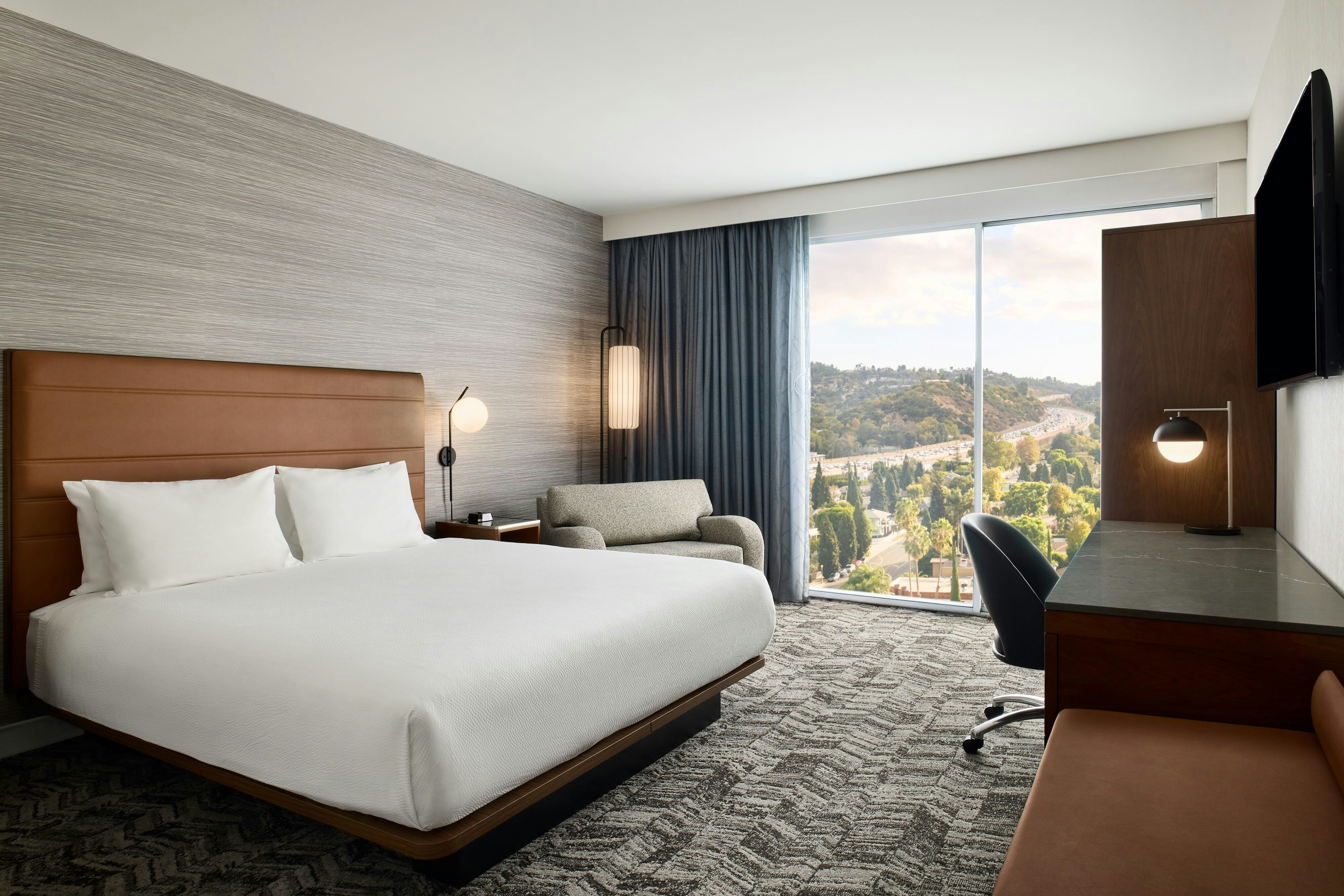 Courtyard by Marriott Los Angeles Sherman Oaks