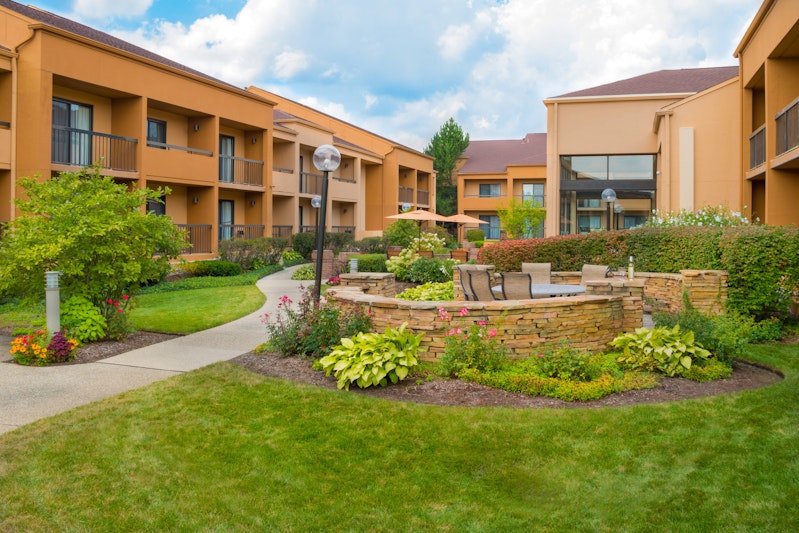 Courtyard by Marriott Chicago Deerfield