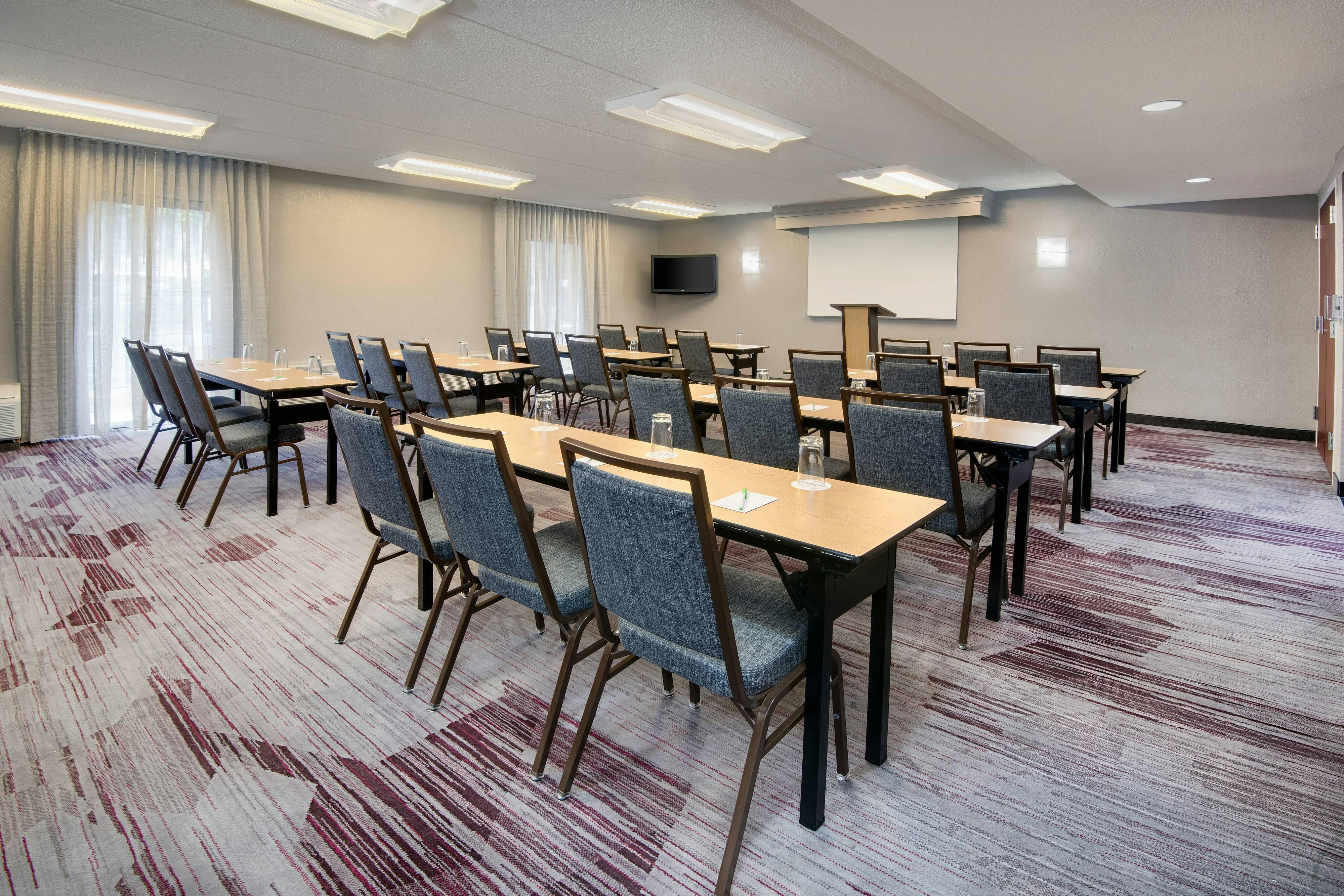 Courtyard by Marriott Savannah Midtown