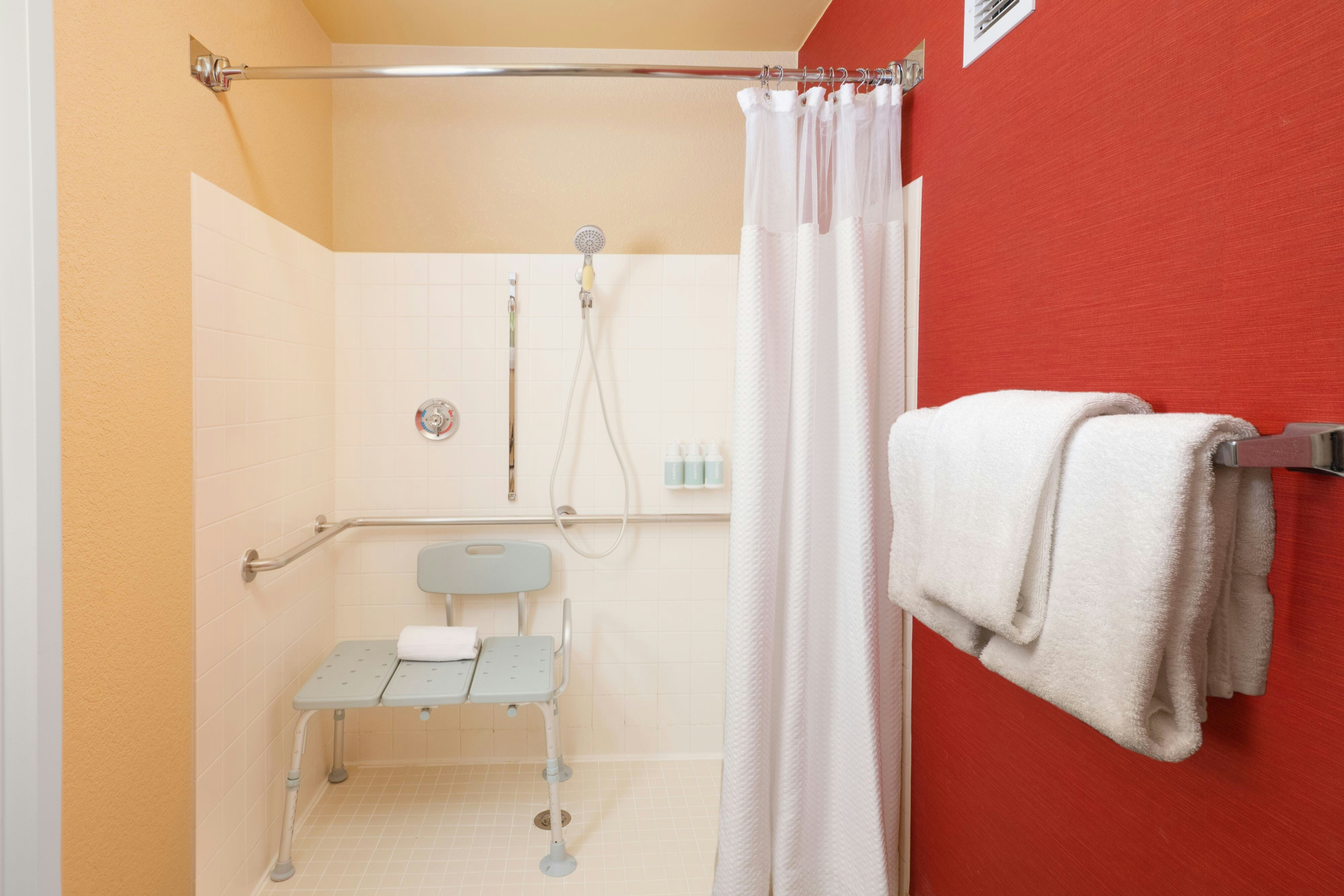 Courtyard by Marriott Richmond West