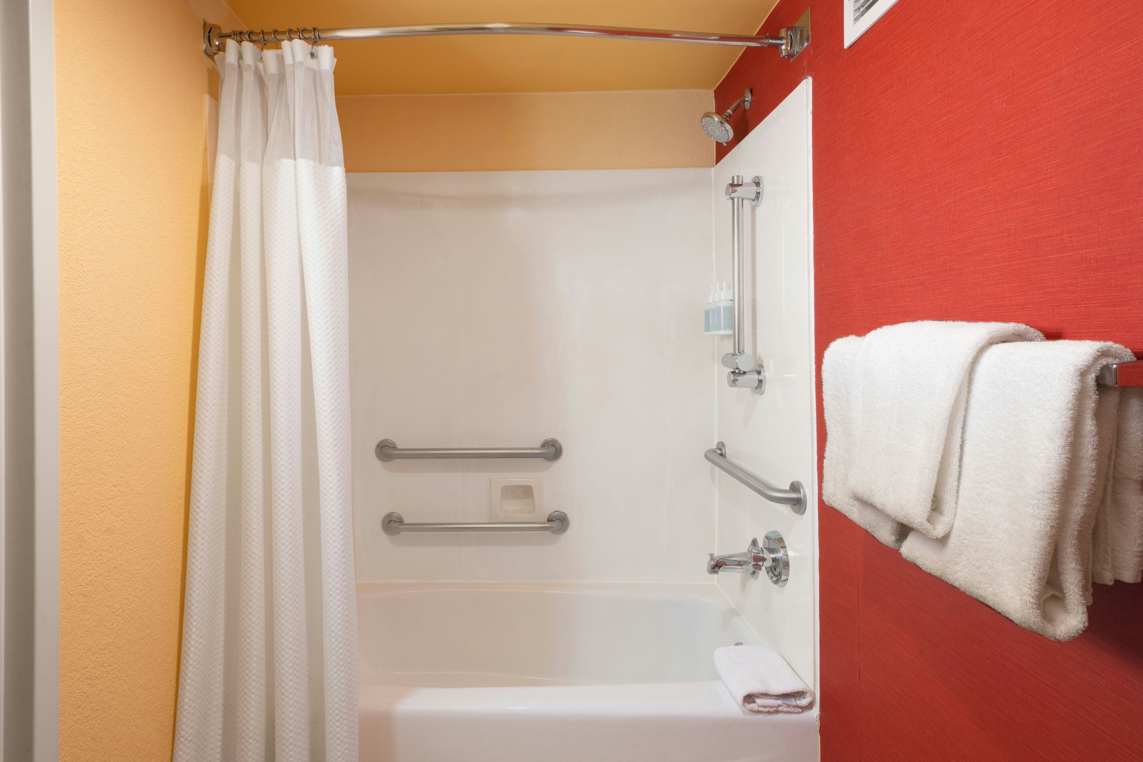 Courtyard by Marriott Richmond West