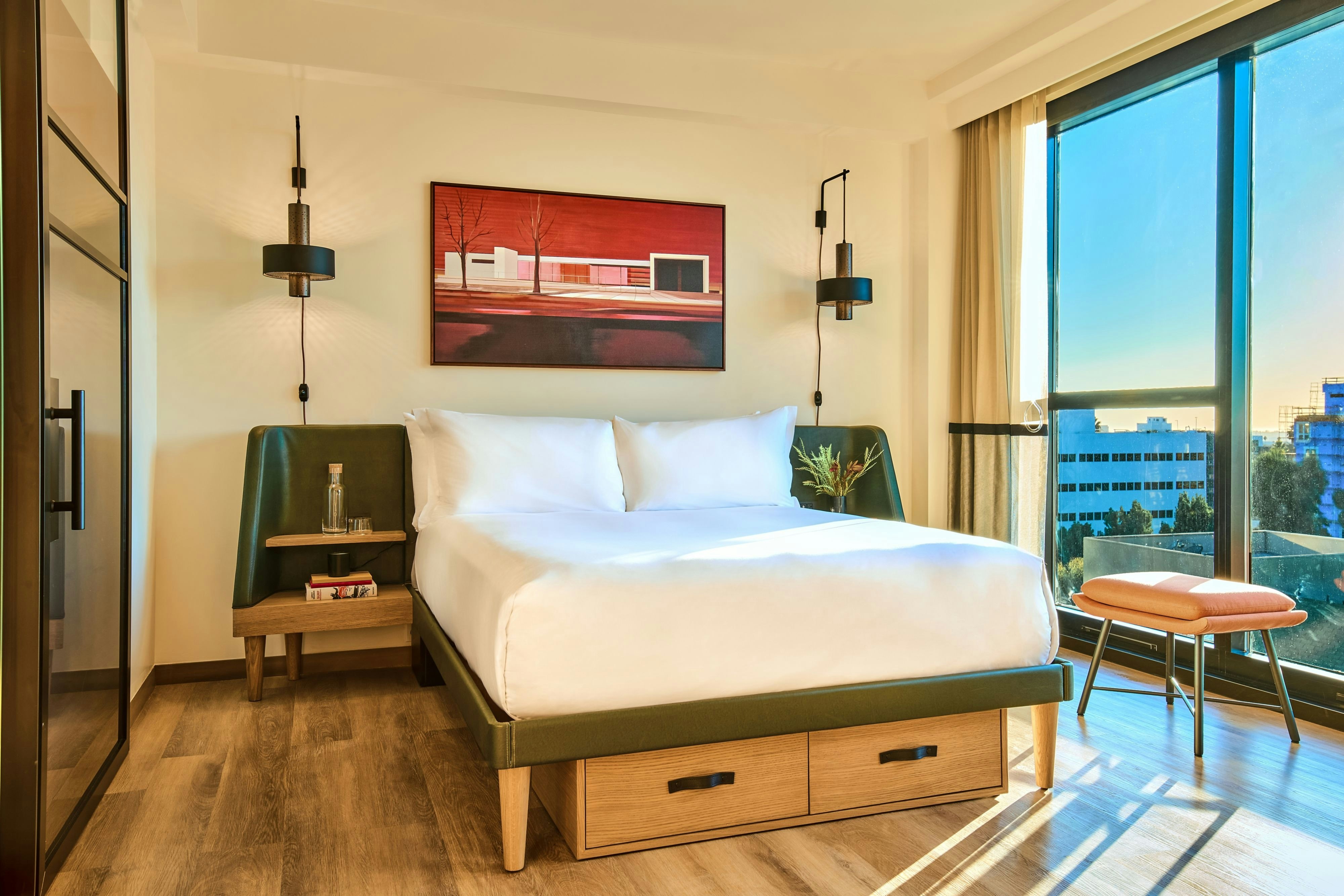 HOLLYWOOD VOLUME, a Tribute Portfolio Hotel