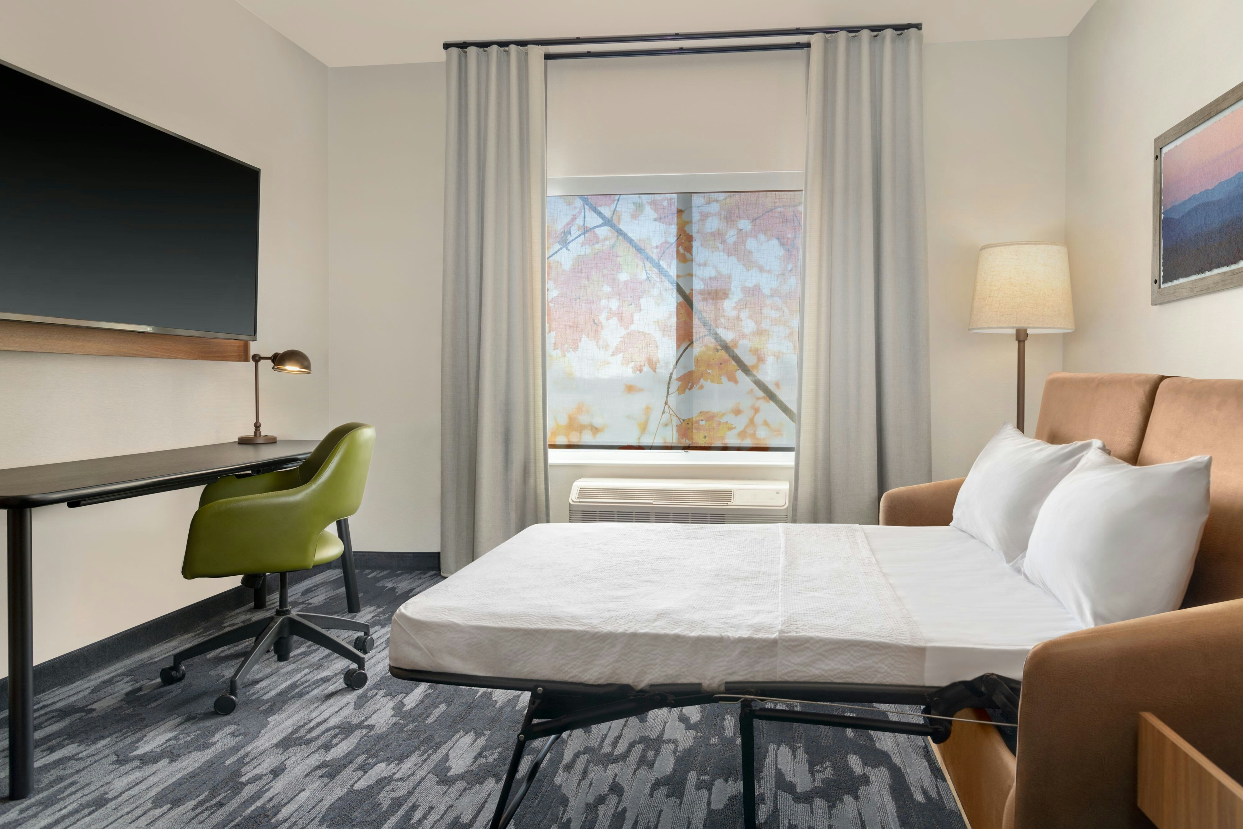 Fairfield by Marriott Inn & Suites Kansas City at The Legends