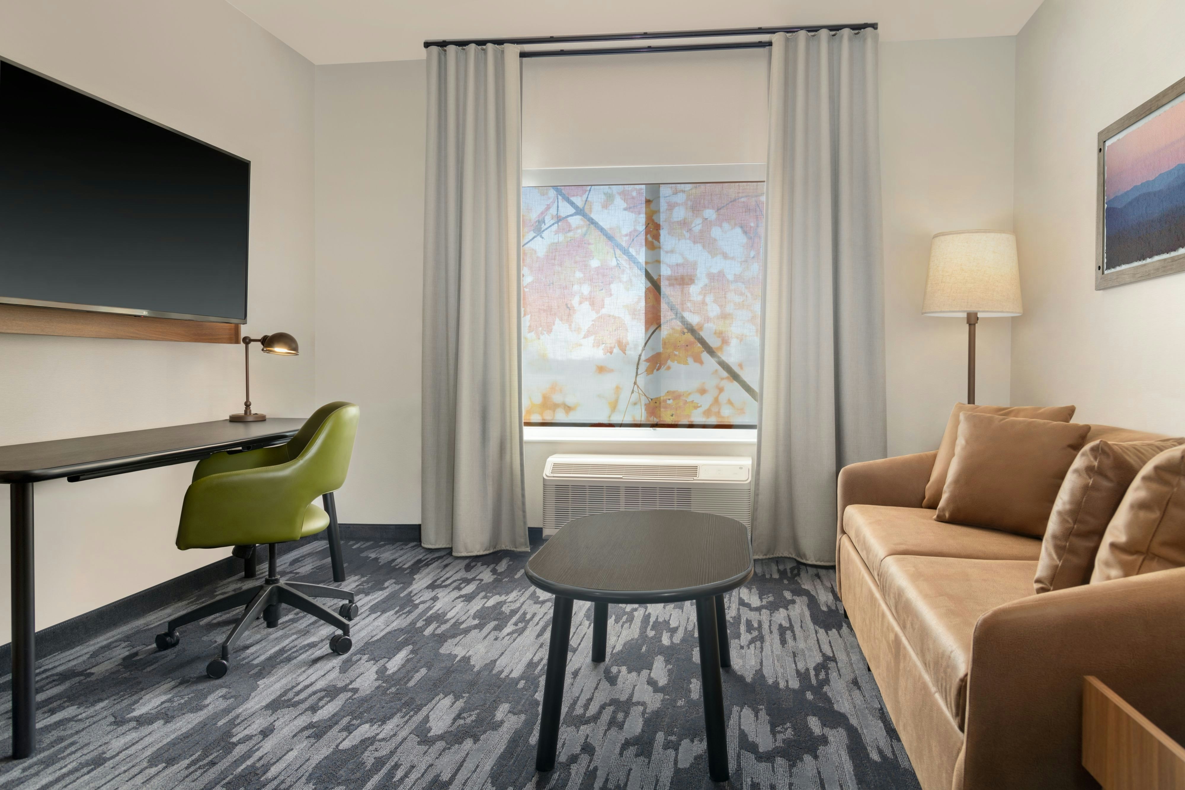 Fairfield by Marriott Inn & Suites Kansas City at The Legends