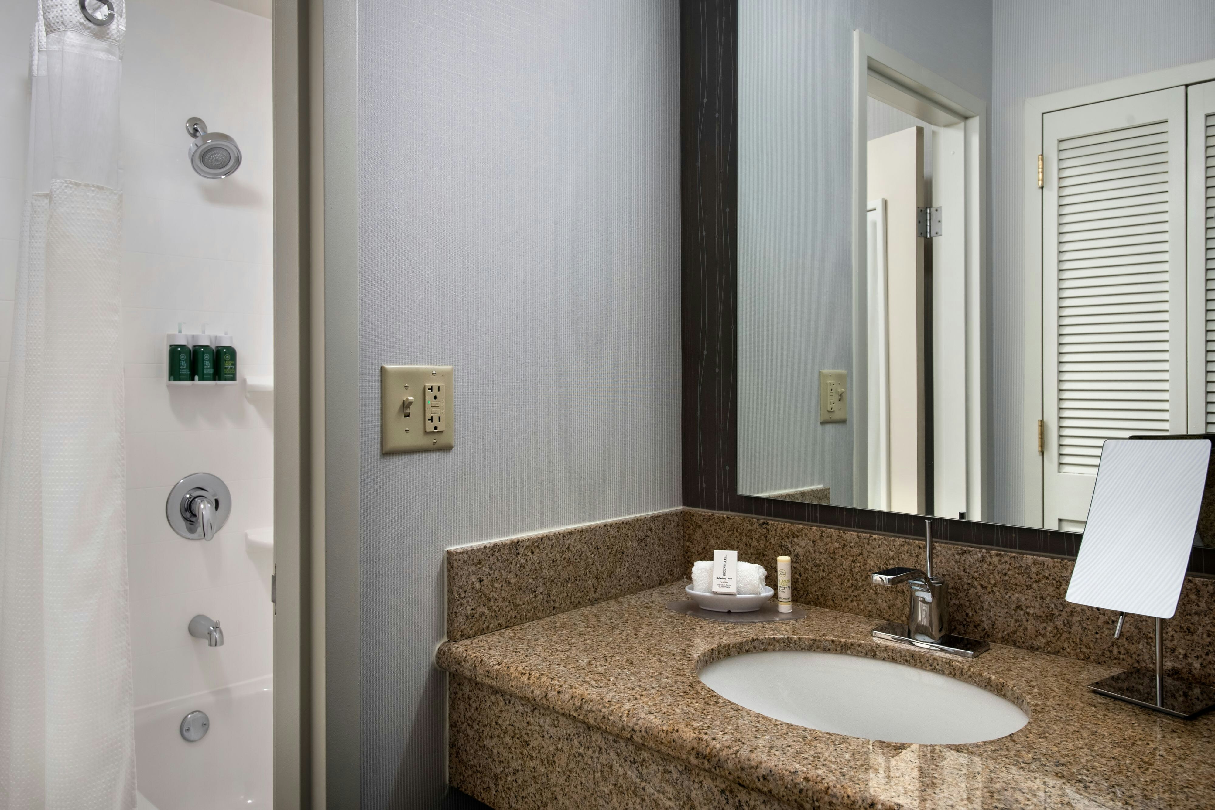 Courtyard by Marriott Mahwah