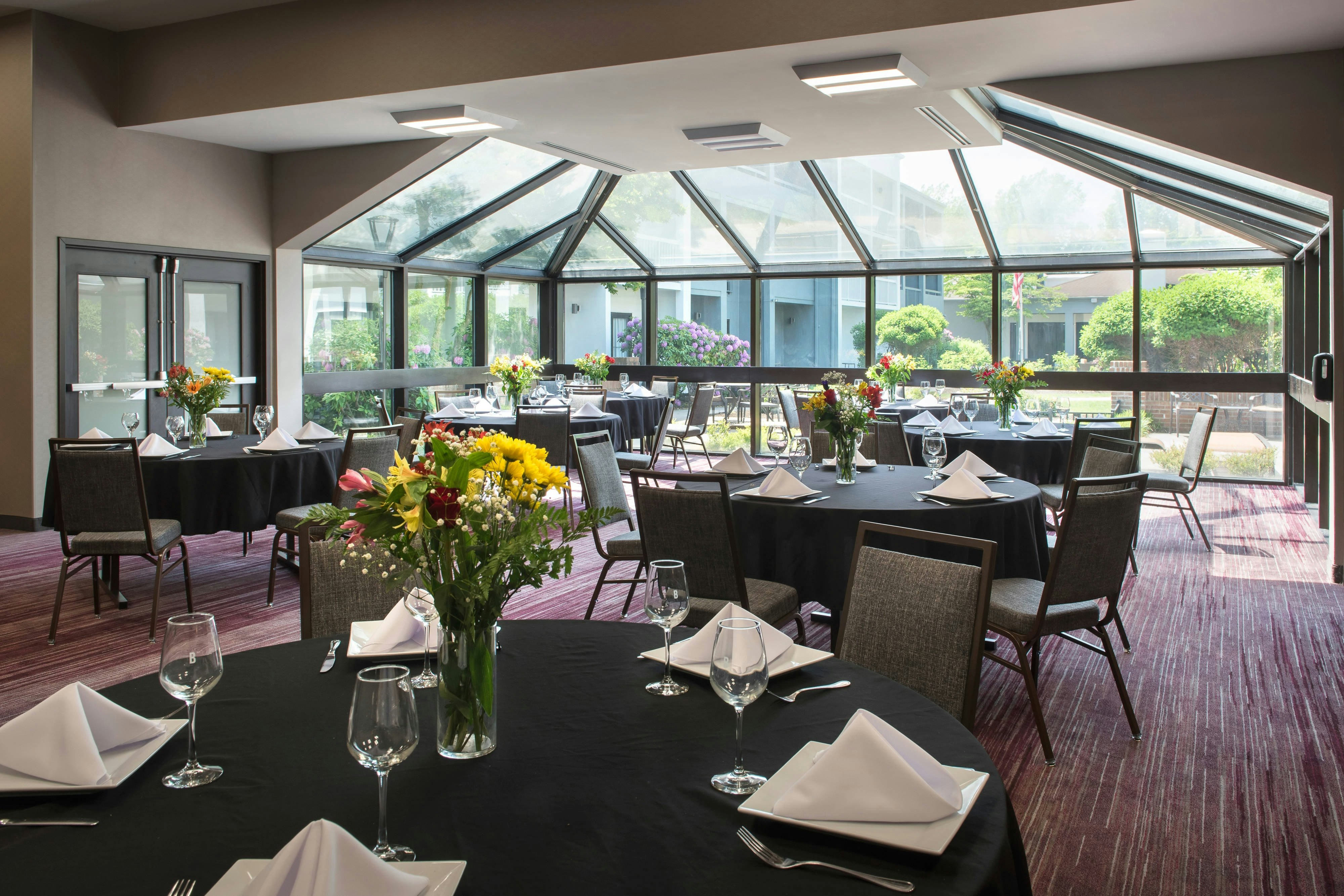 Courtyard by Marriott Lincroft Red Bank
