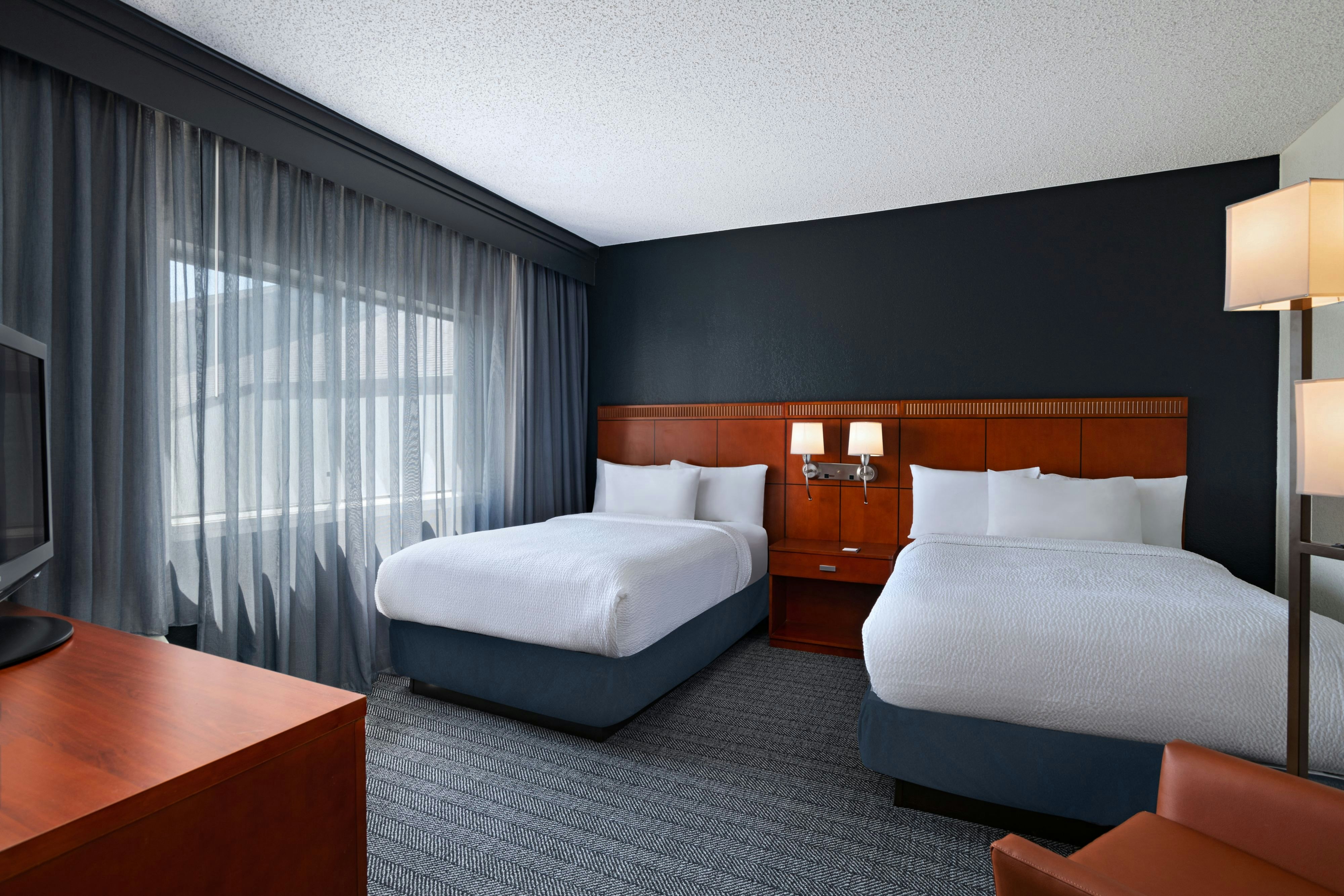 Courtyard by Marriott Dallas Arlington/Entertainment District