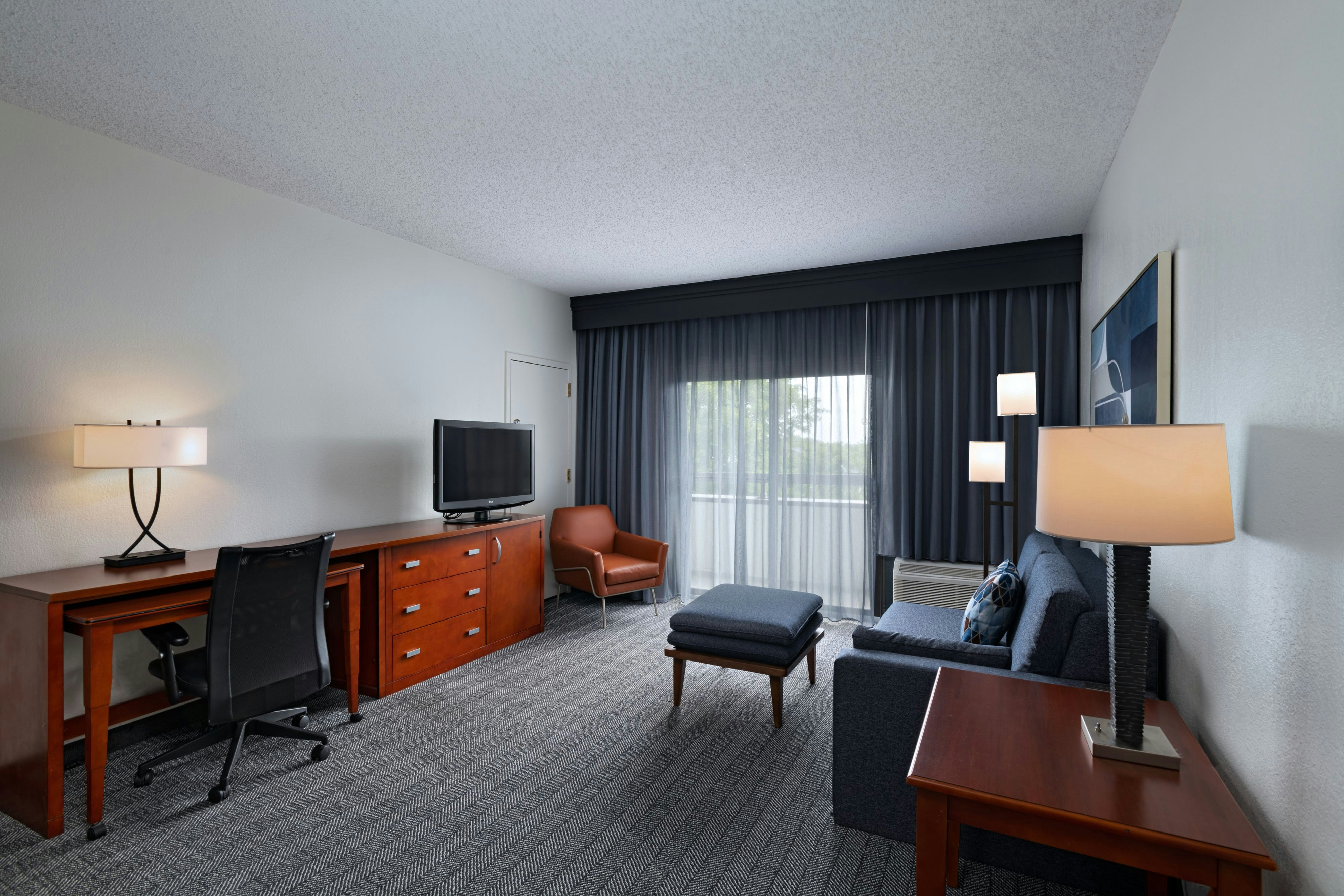 Courtyard by Marriott Dallas Arlington/Entertainment District