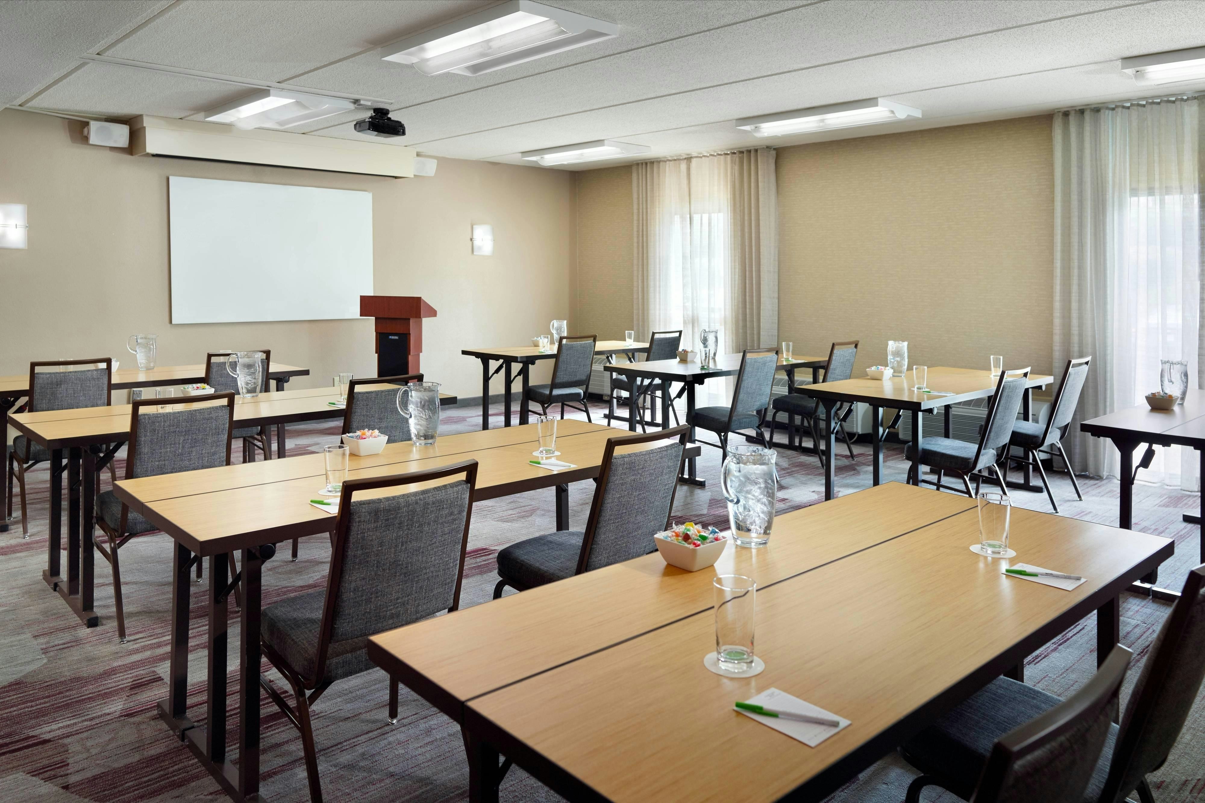 Courtyard by Marriott Raleigh Midtown