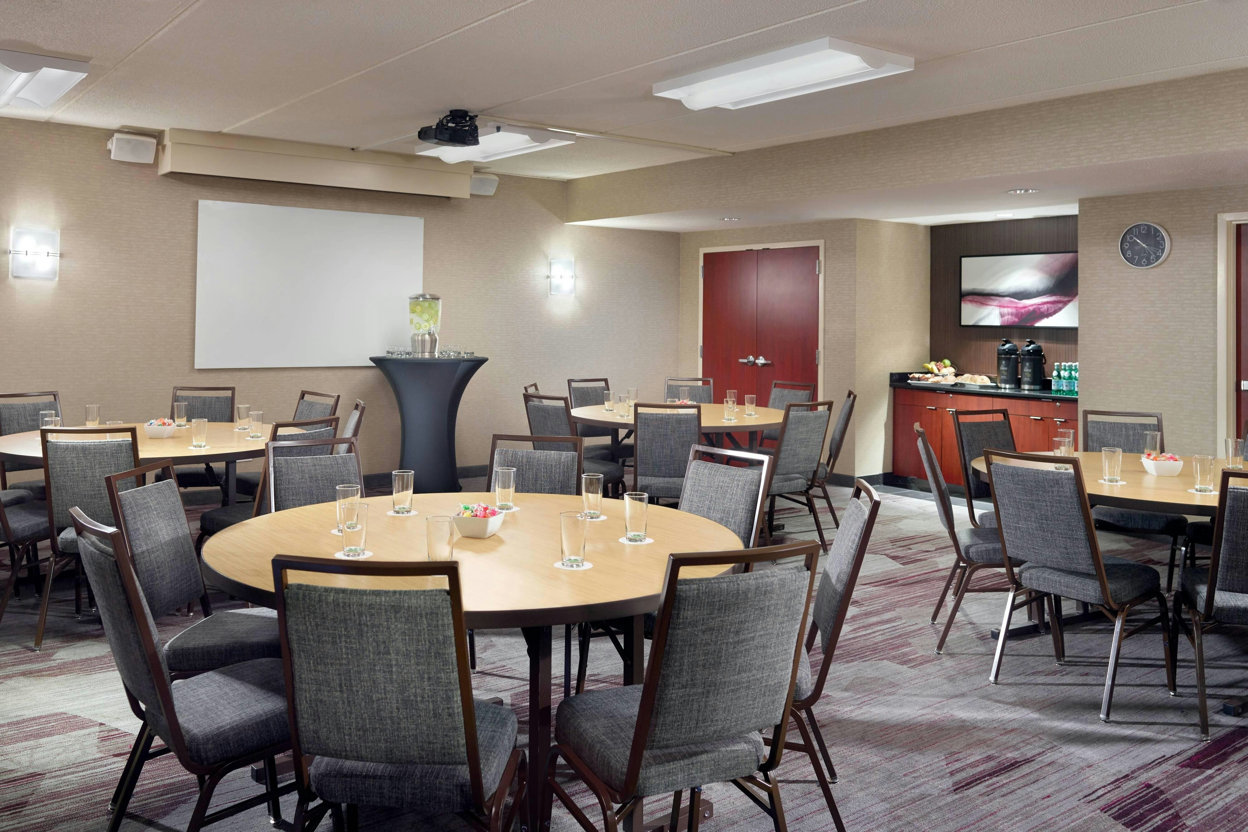 Courtyard by Marriott Raleigh Midtown