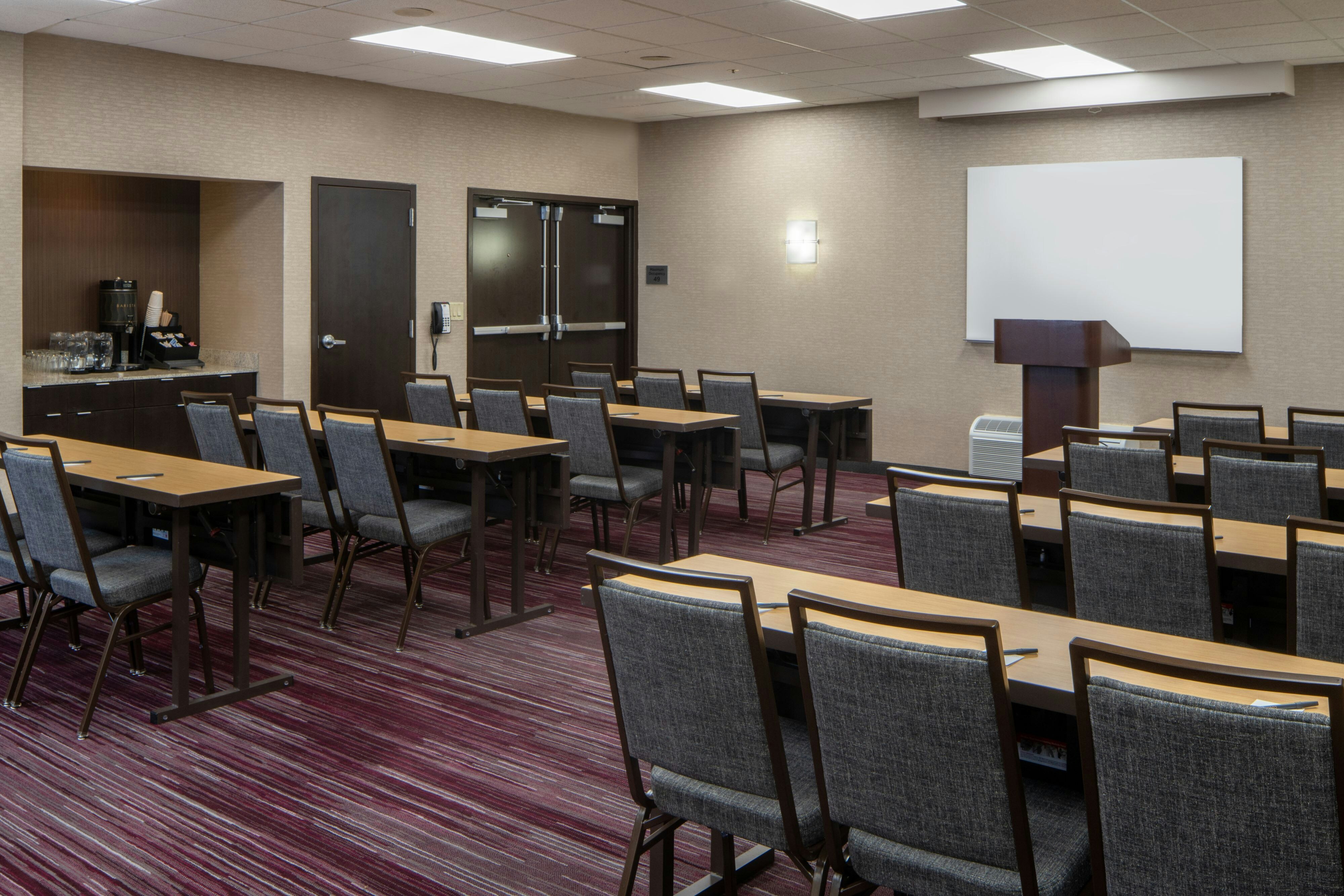 Courtyard by Marriott Nashville Airport