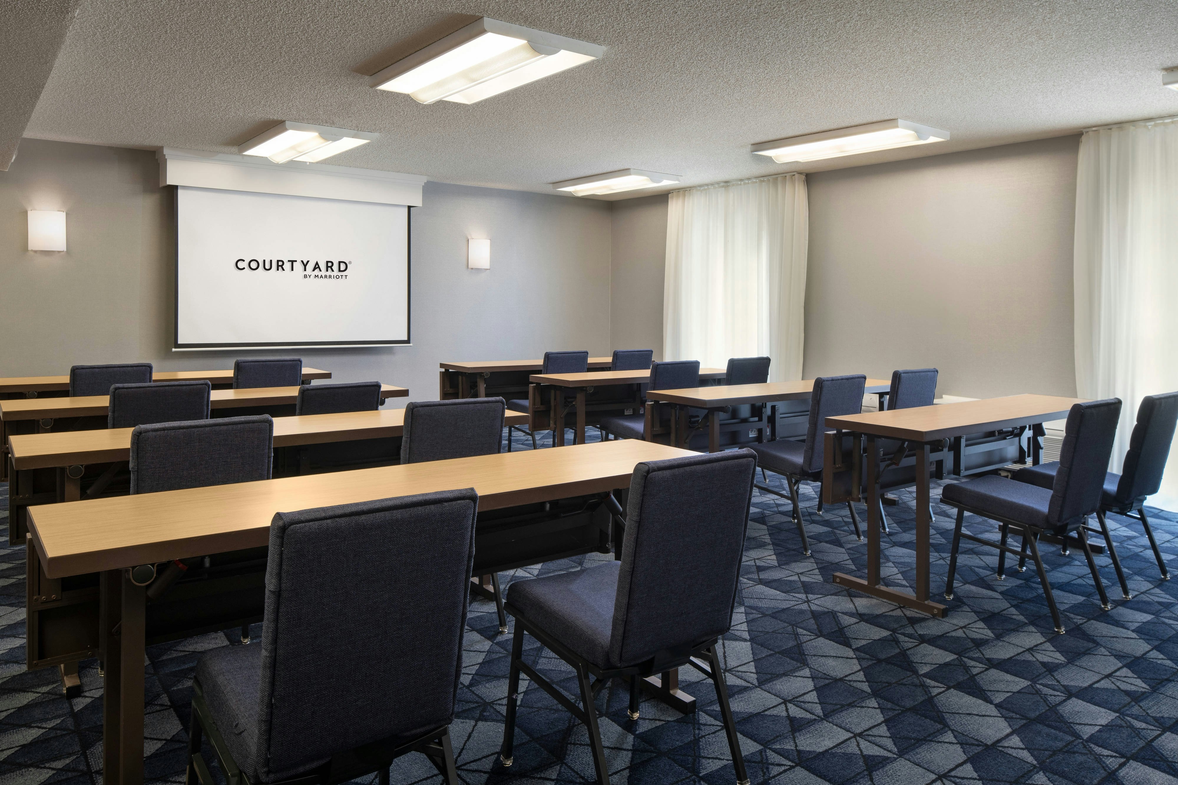 Courtyard by Marriott Fresno
