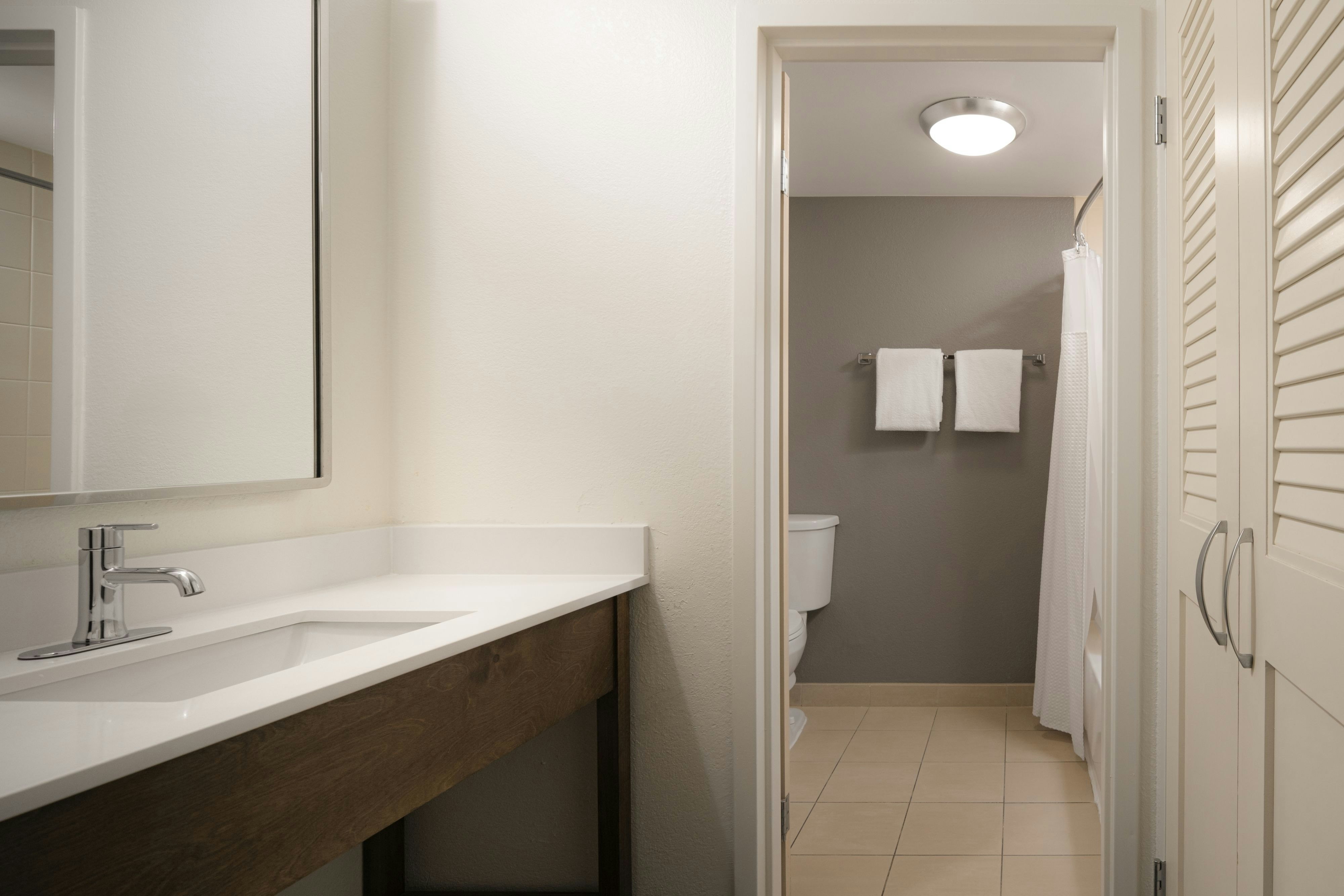 Courtyard by Marriott Louisville East
