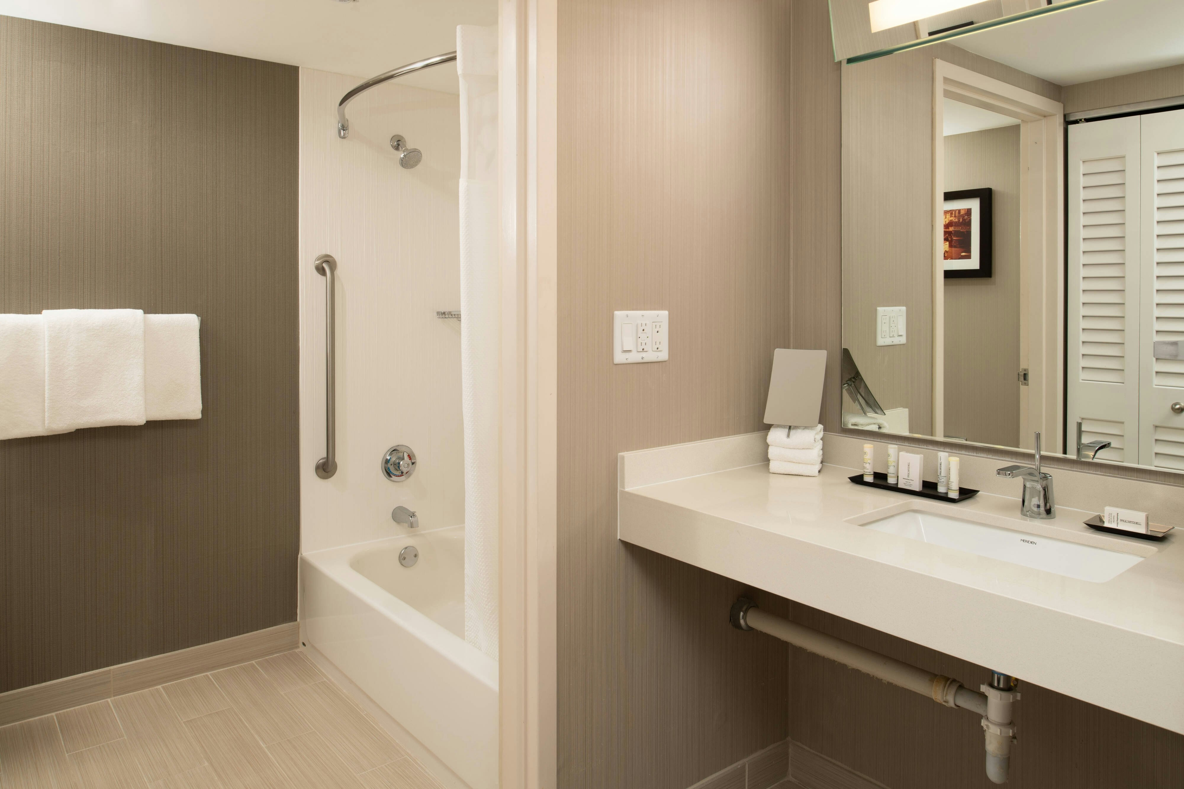 Courtyard by Marriott Seattle Sea-Tac Area