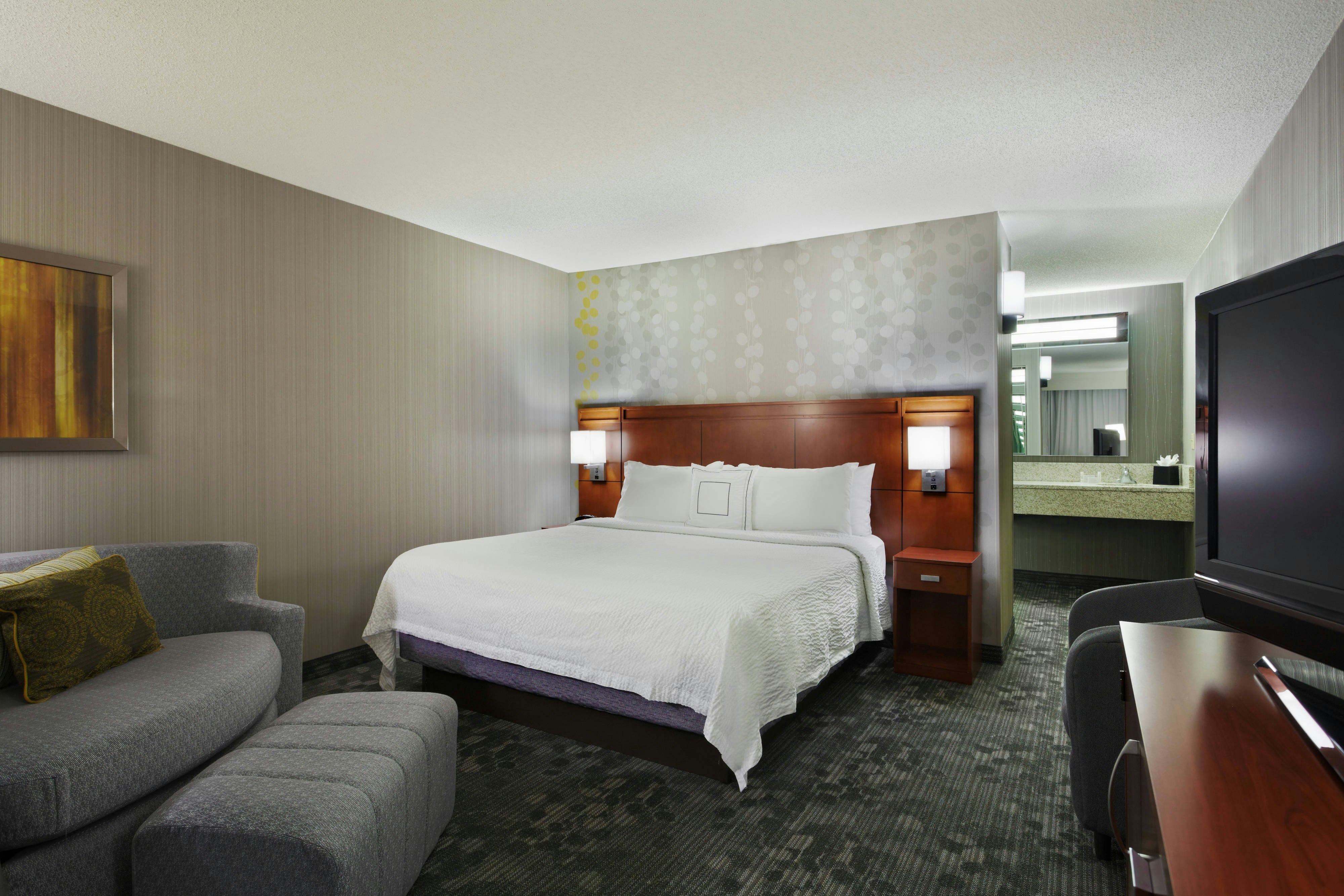 Courtyard by Marriott Chicago St. Charles