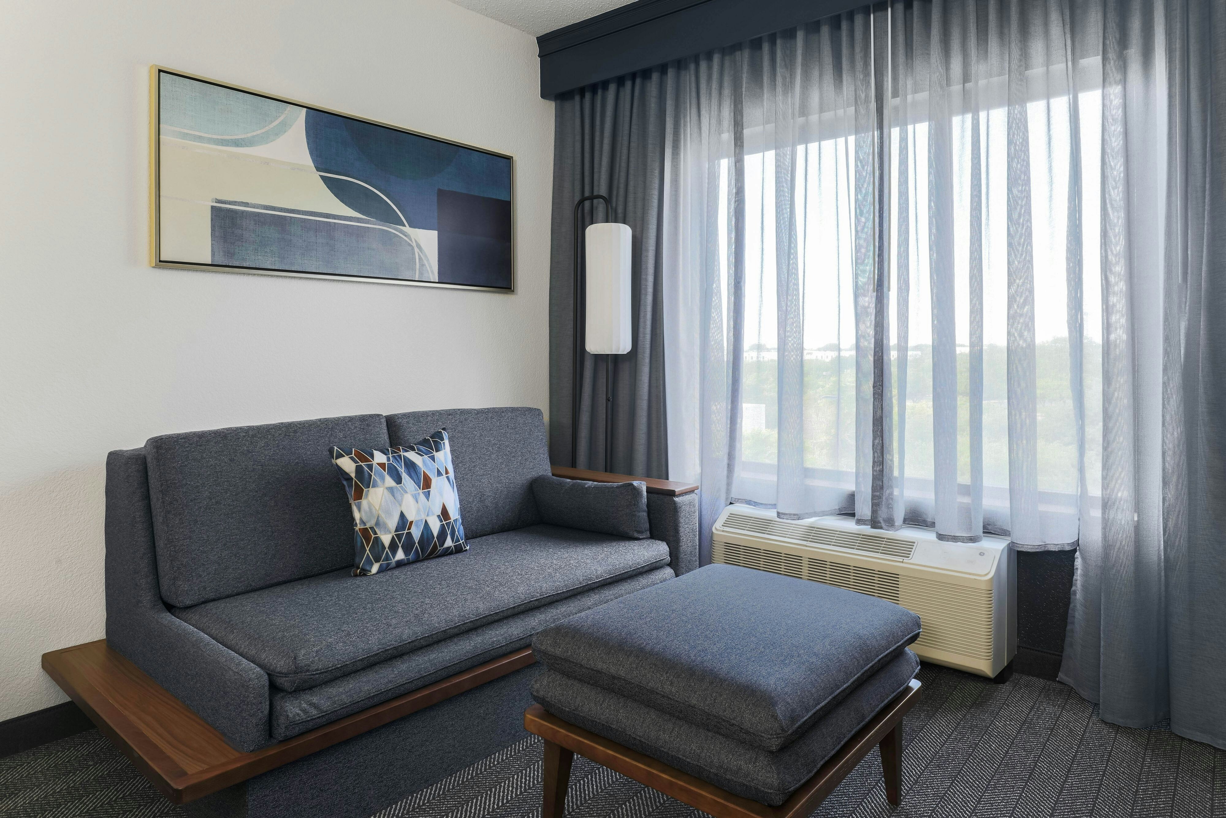 Courtyard by Marriott Austin Airport