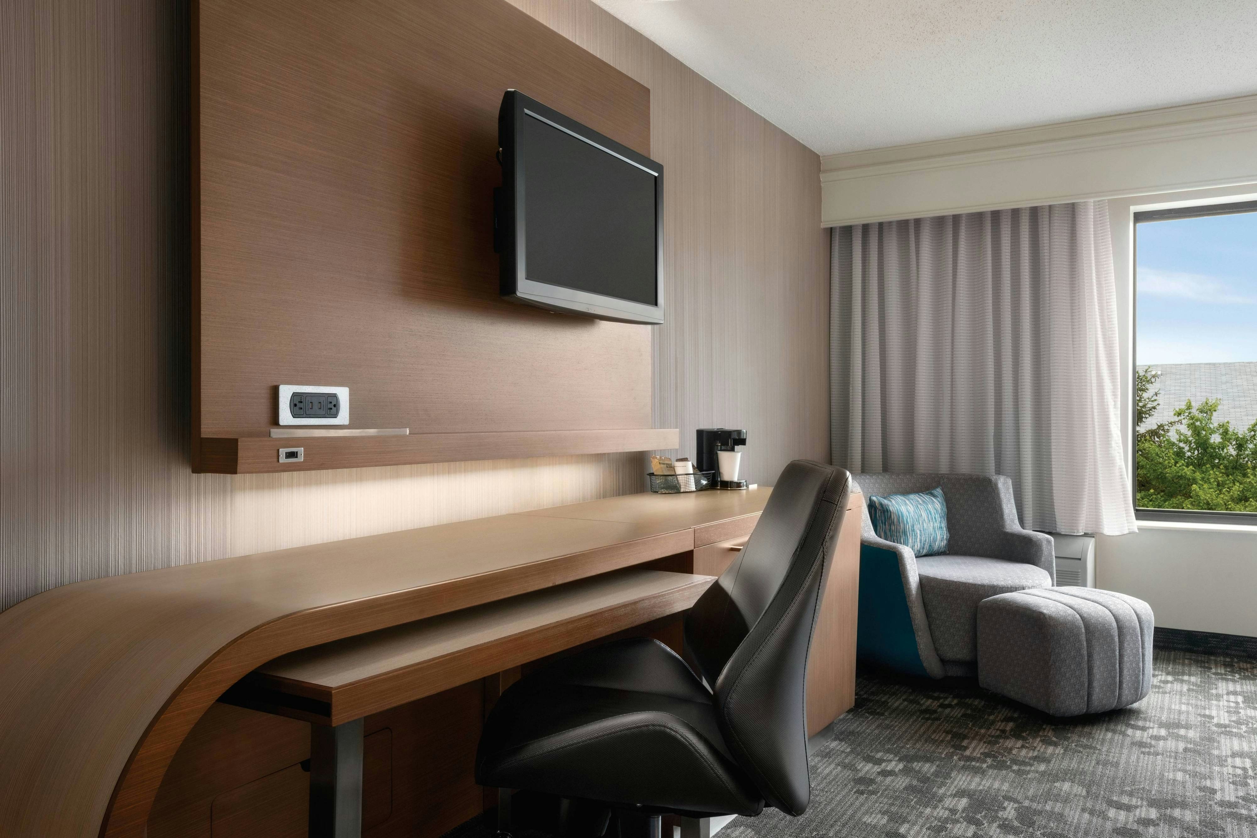 Courtyard by Marriott Dayton North