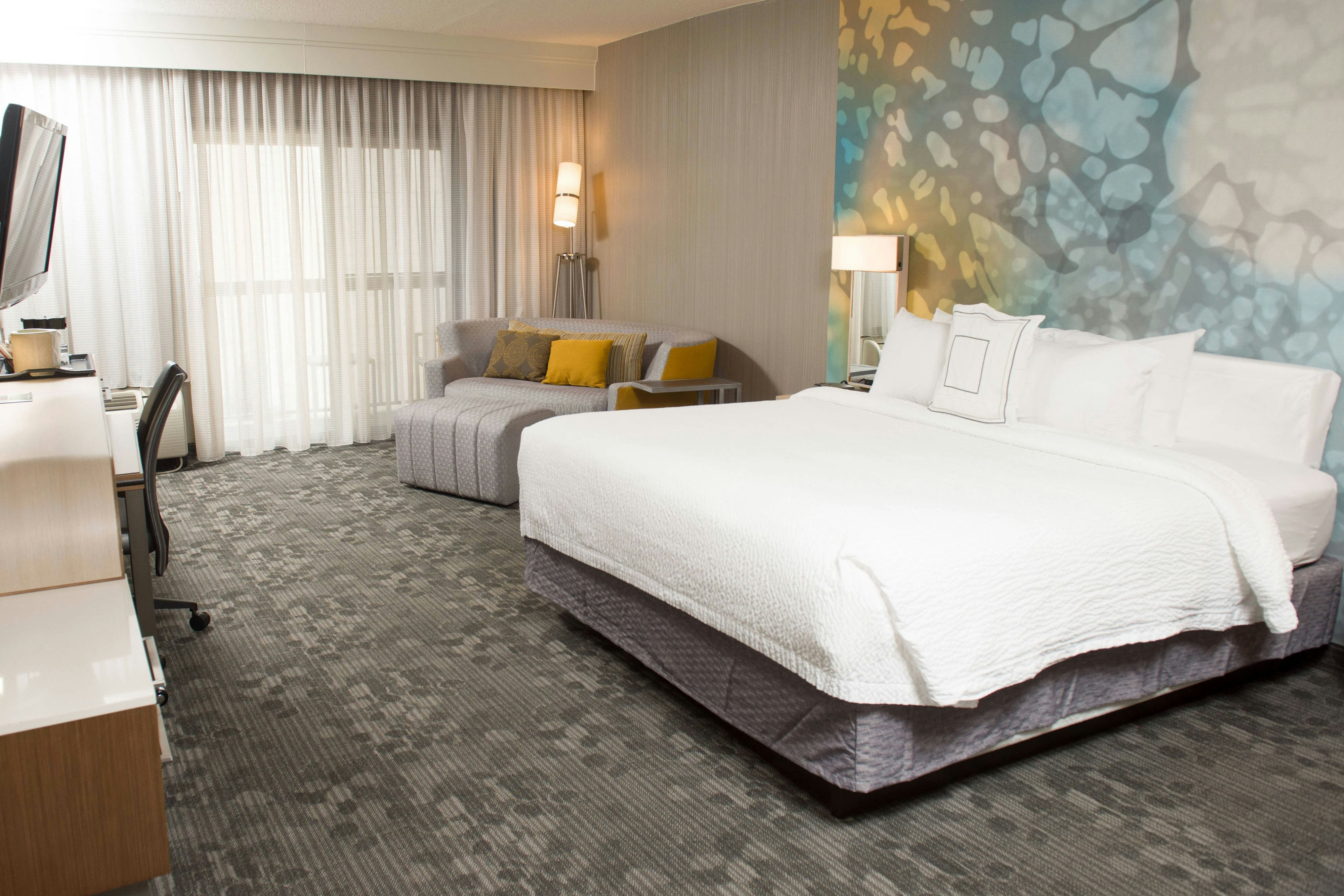 Courtyard by Marriott Erie Ambassador Conference Center