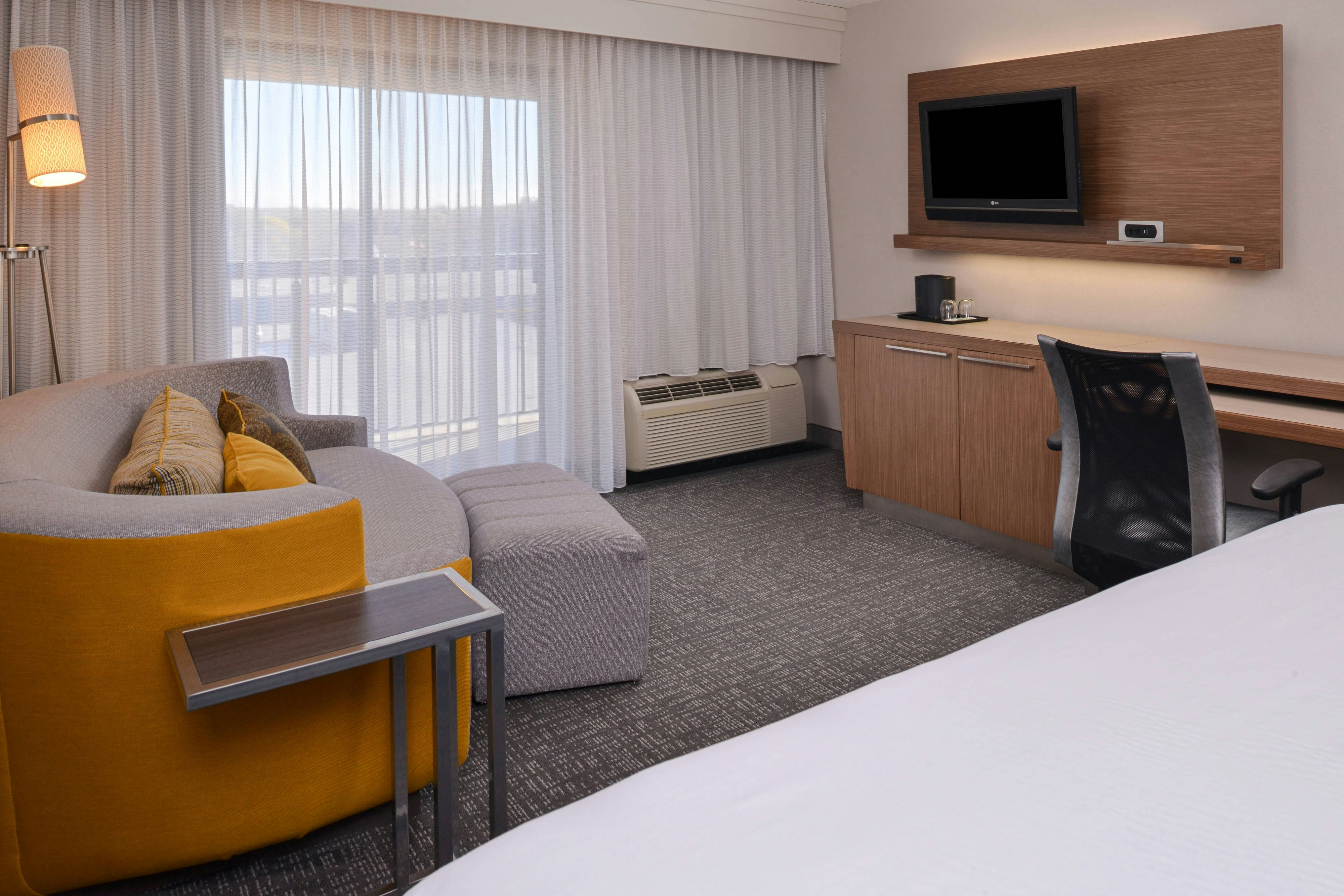 Courtyard by Marriott Milwaukee North/Brown Deer