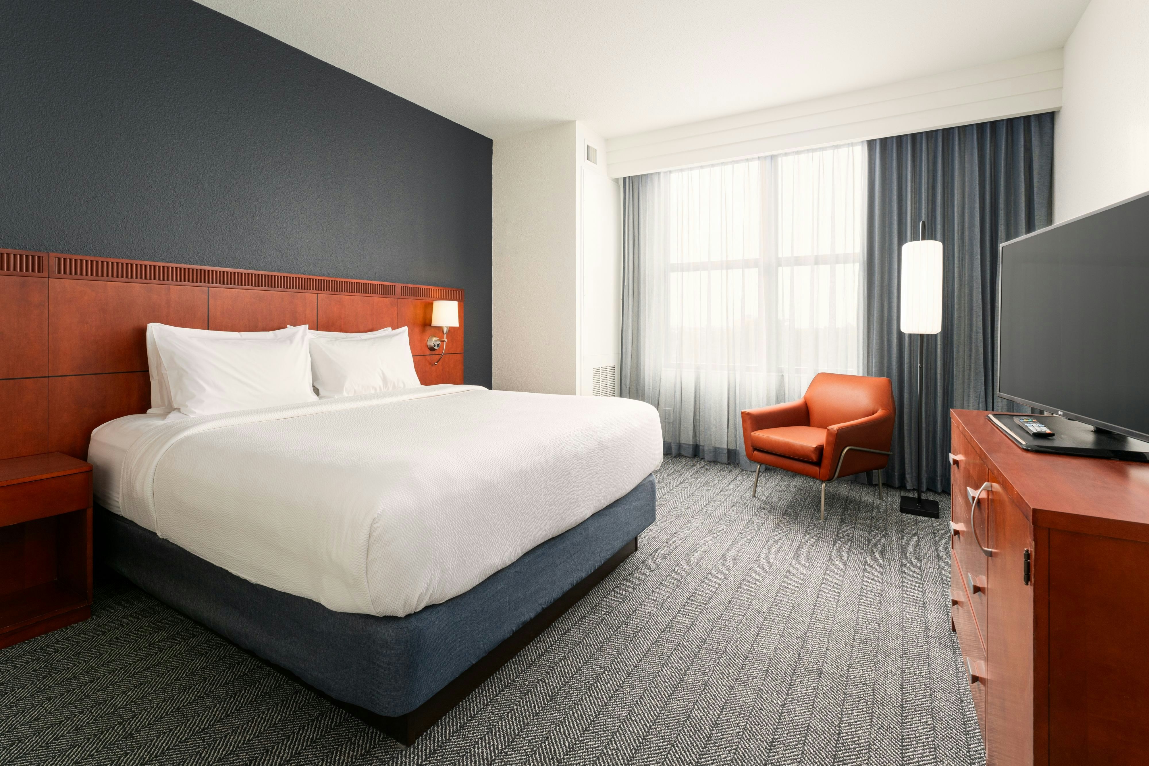 Courtyard by Marriott St. Petersburg Downtown
