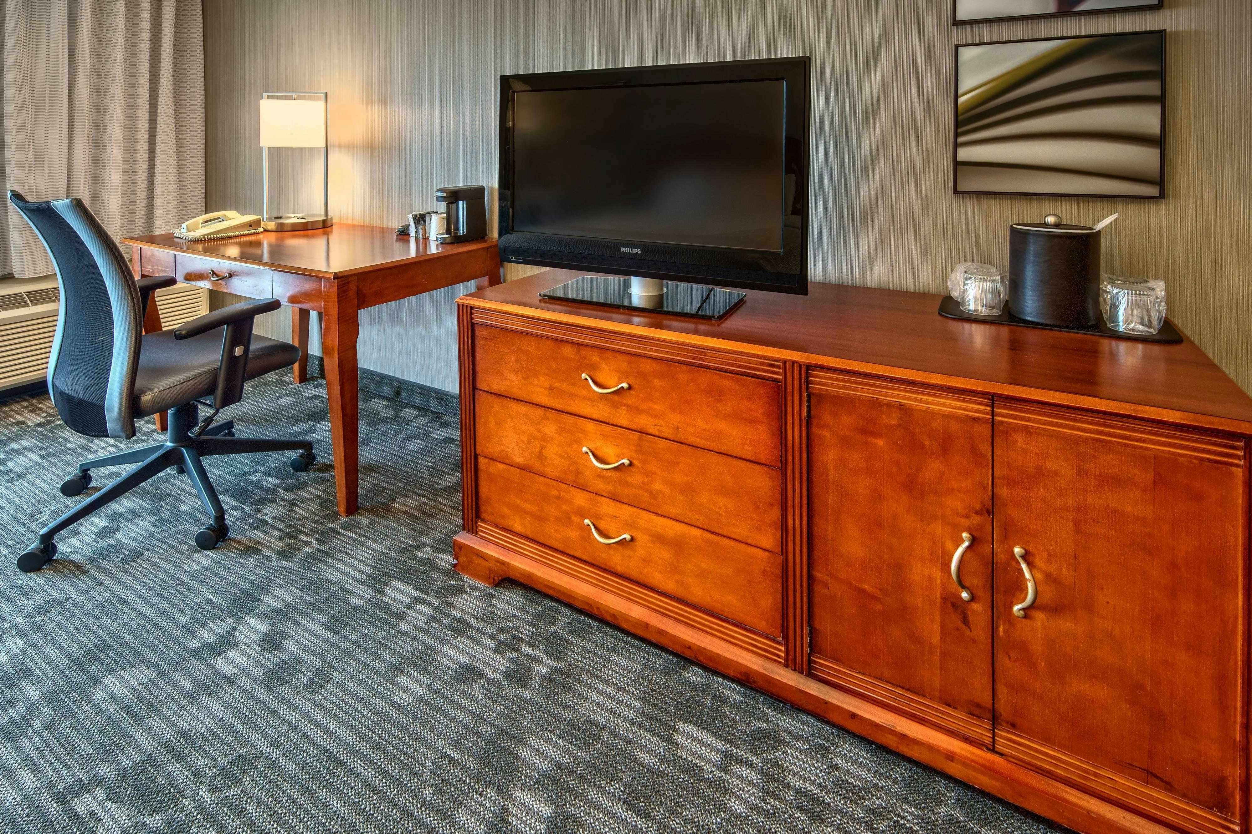 Courtyard by Marriott Springfield