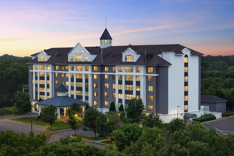 Courtyard by Marriott Long Island MacArthur Airport