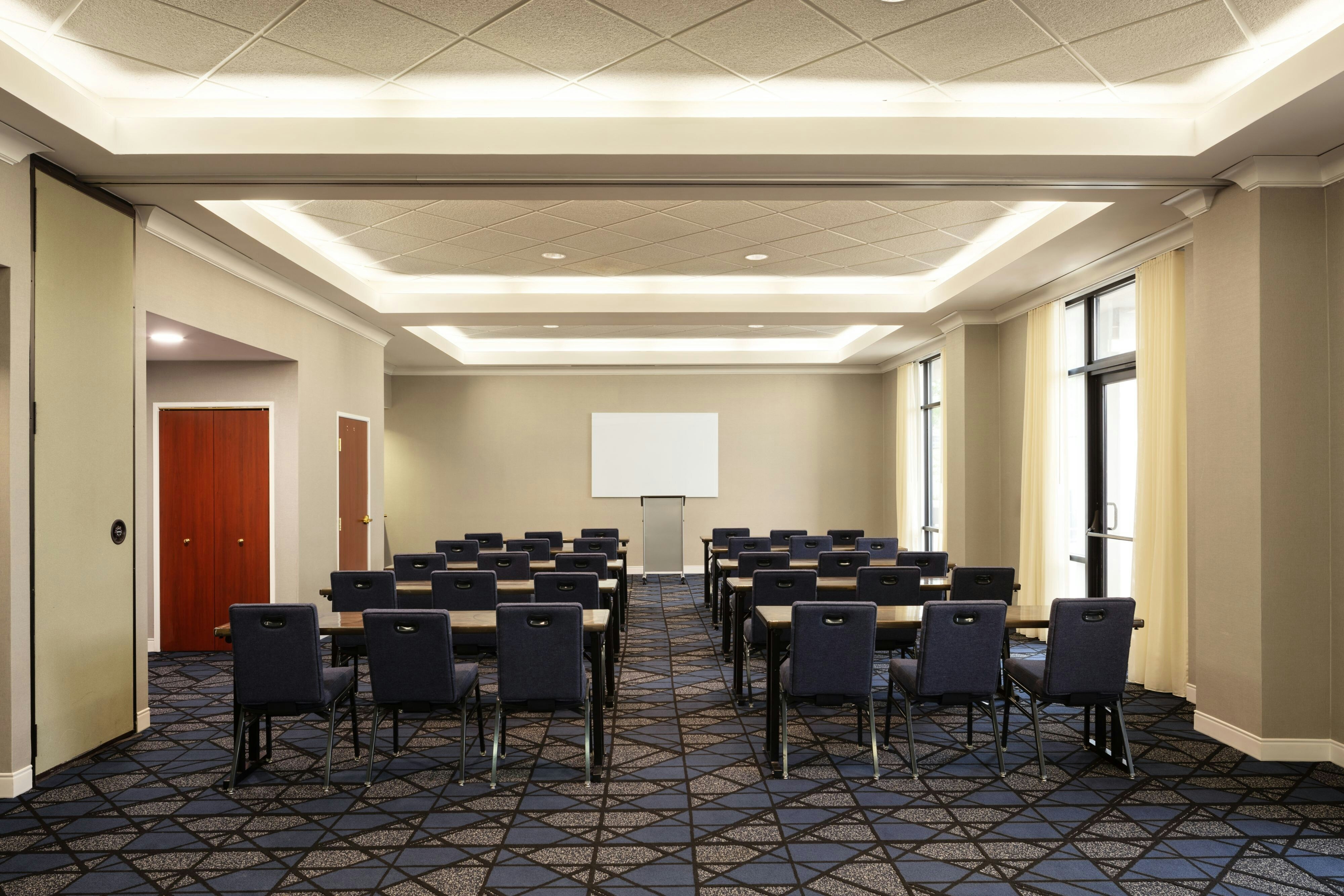 Courtyard by Marriott Louisville Airport
