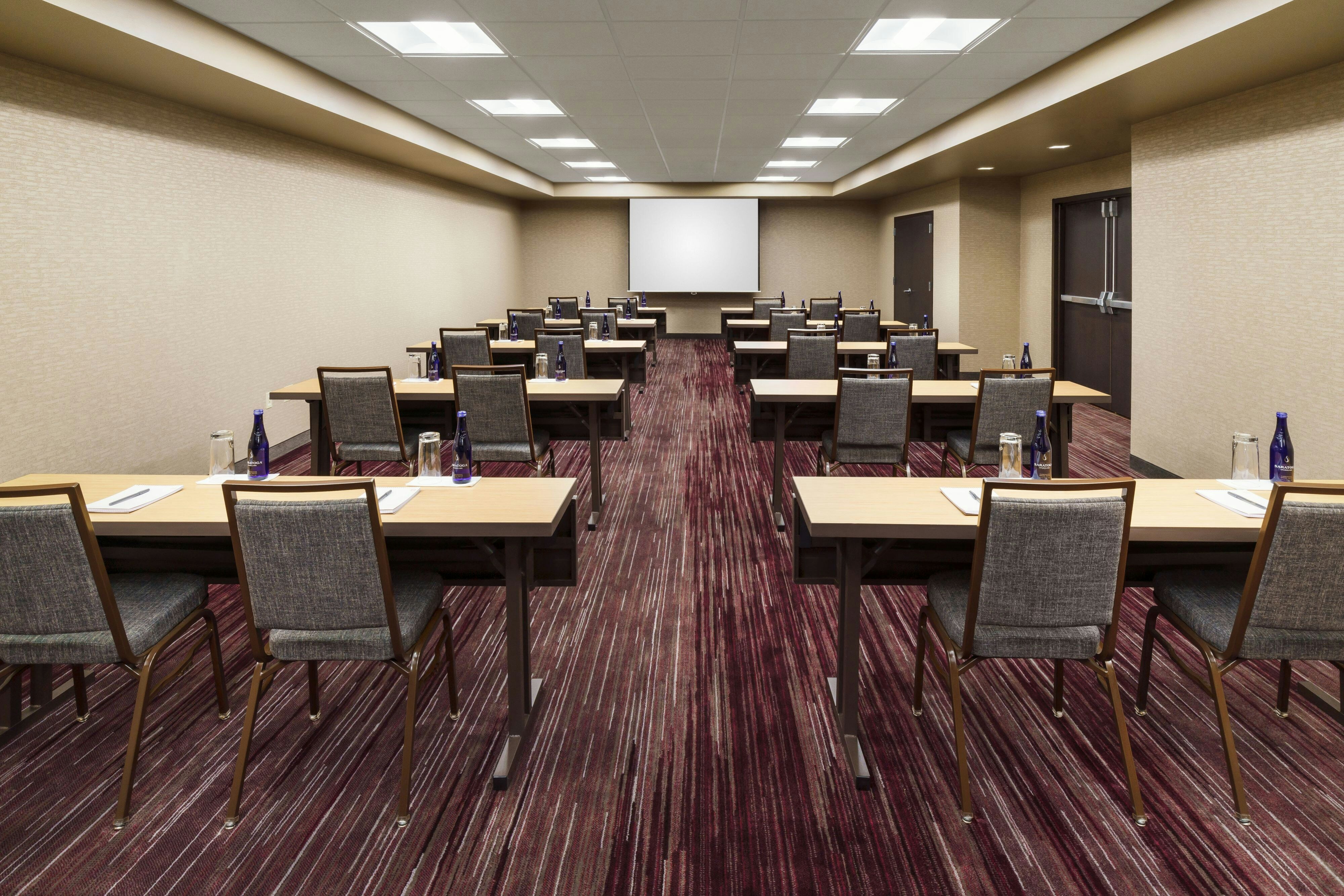 Courtyard by Marriott Chicago Bloomingdale
