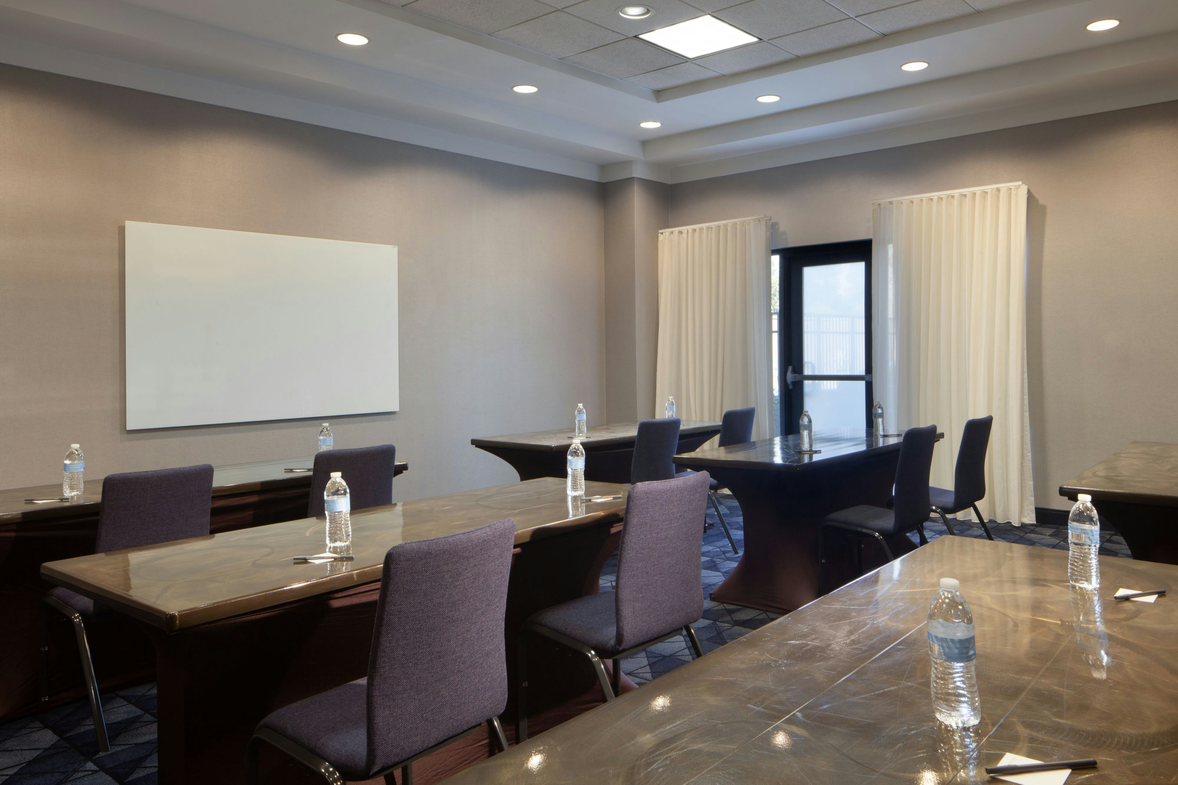 Courtyard by Marriott Newark Silicon Valley
