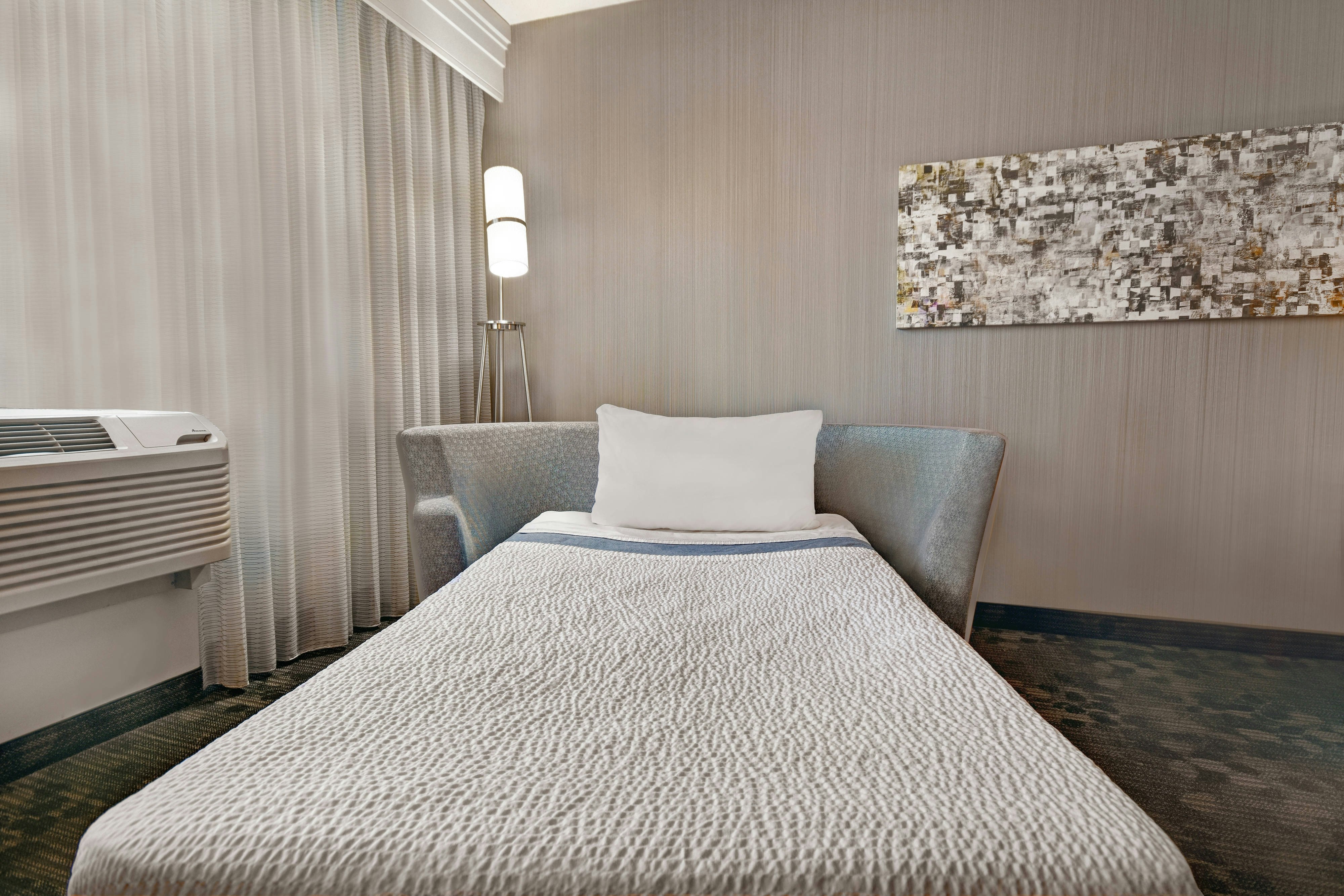 Courtyard by Marriott Republic Airport Long Island/Farmingdale