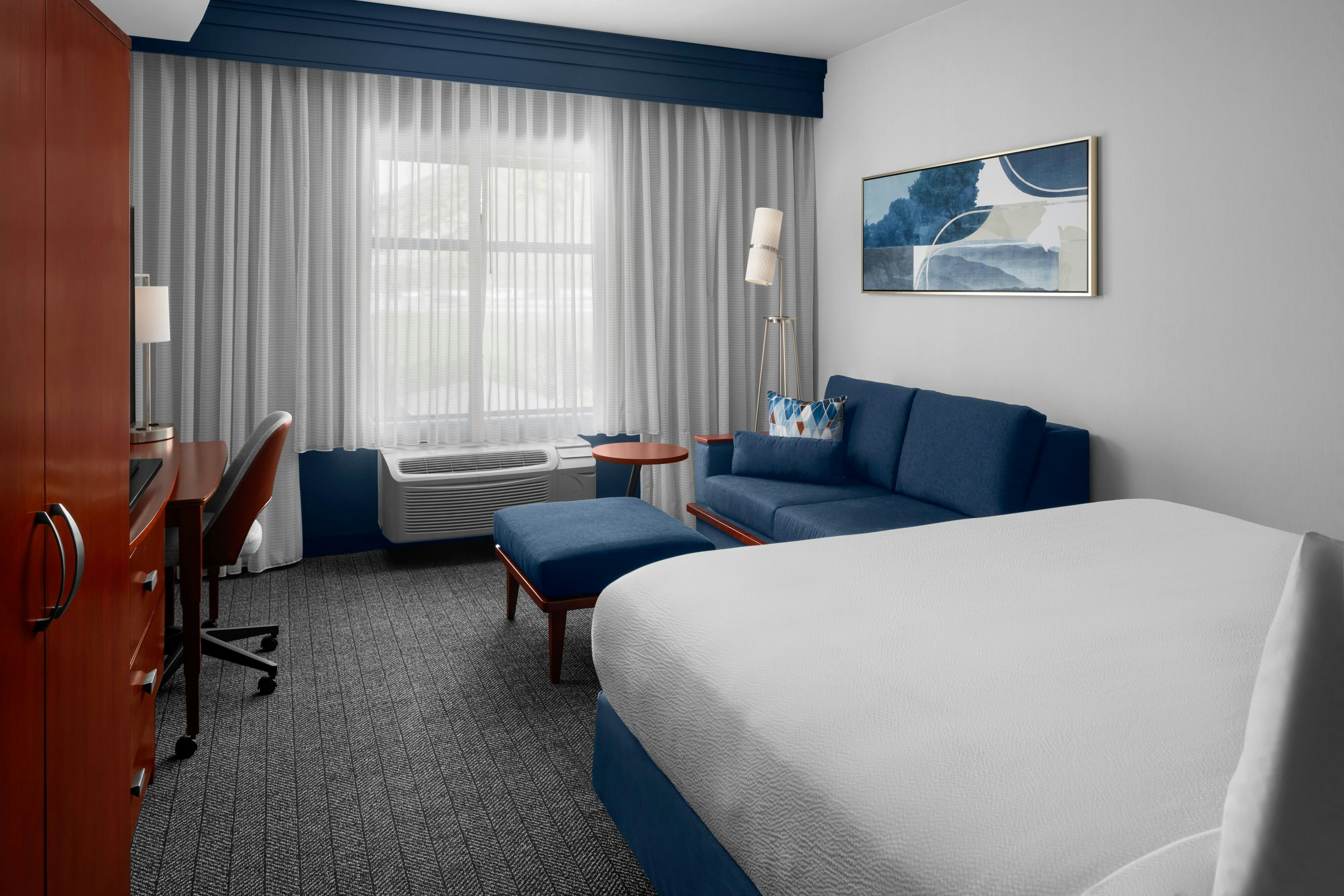 Courtyard by Marriott Santa Clarita Valencia