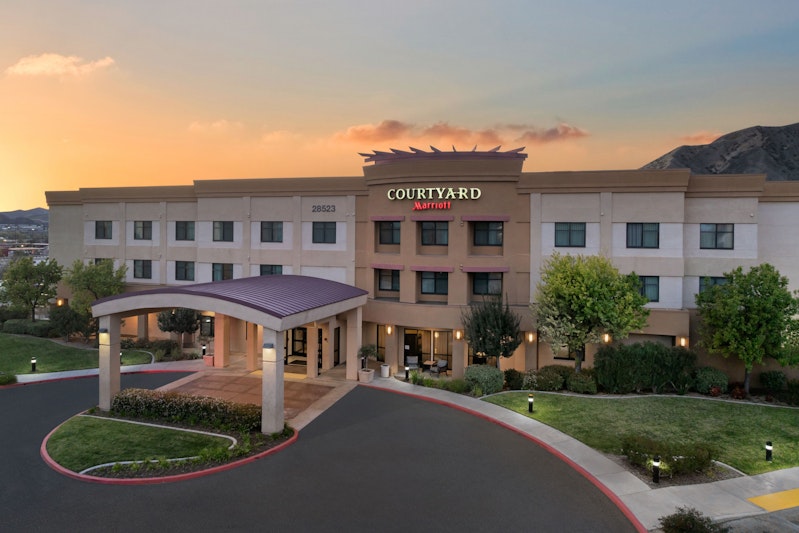 Courtyard by Marriott Santa Clarita Valencia