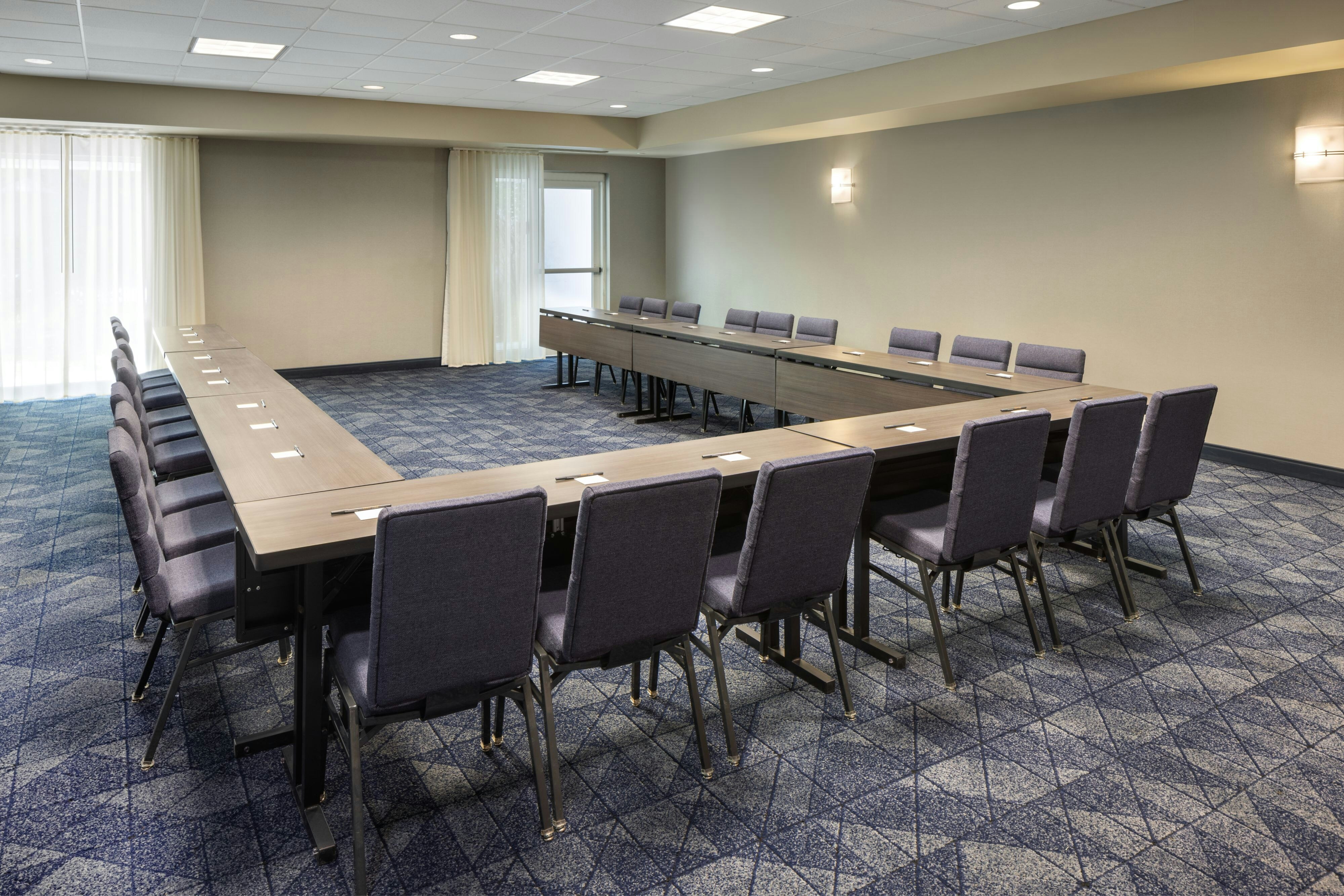 Courtyard by Marriott Edison Woodbridge