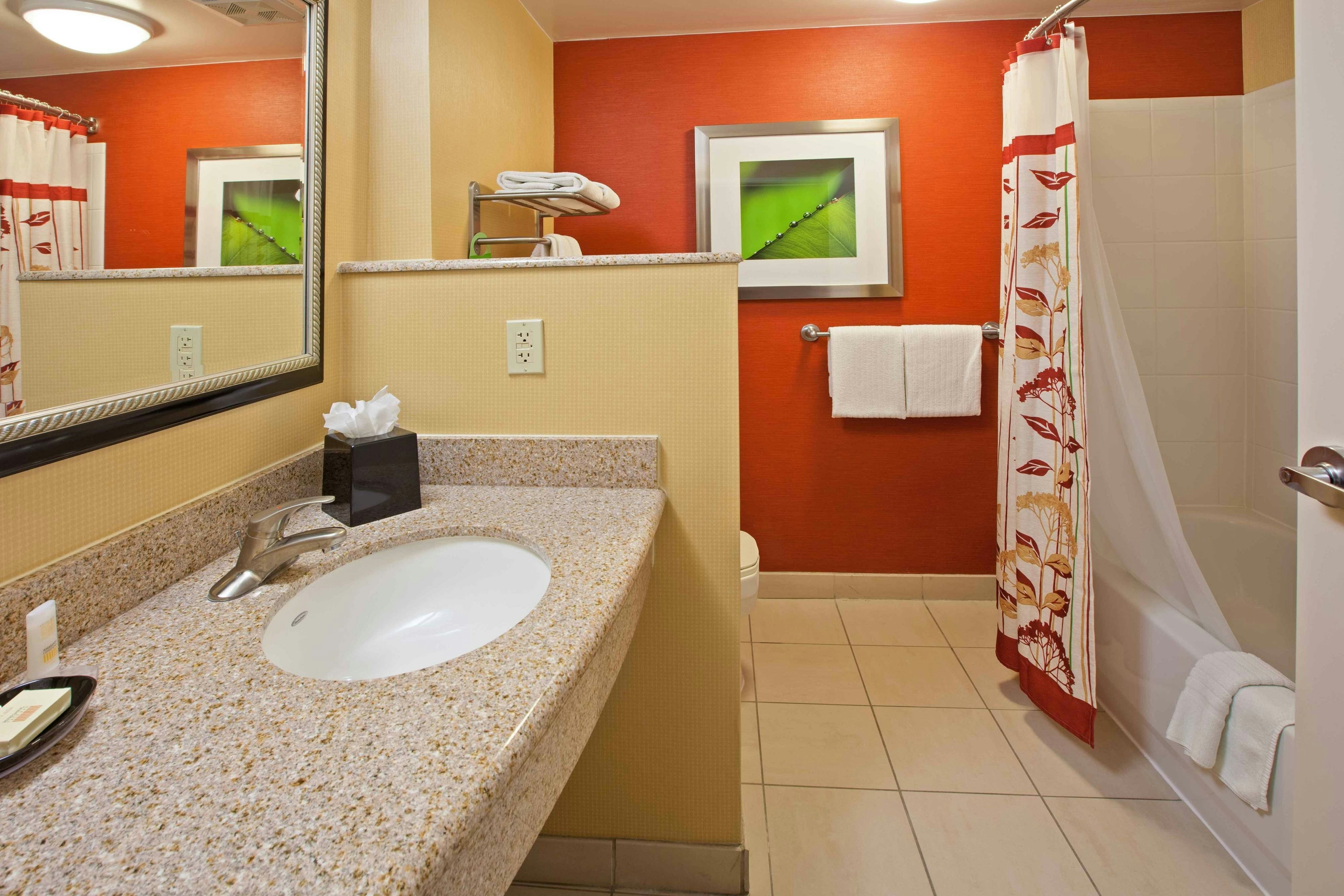 Courtyard by Marriott Louisville Northeast
