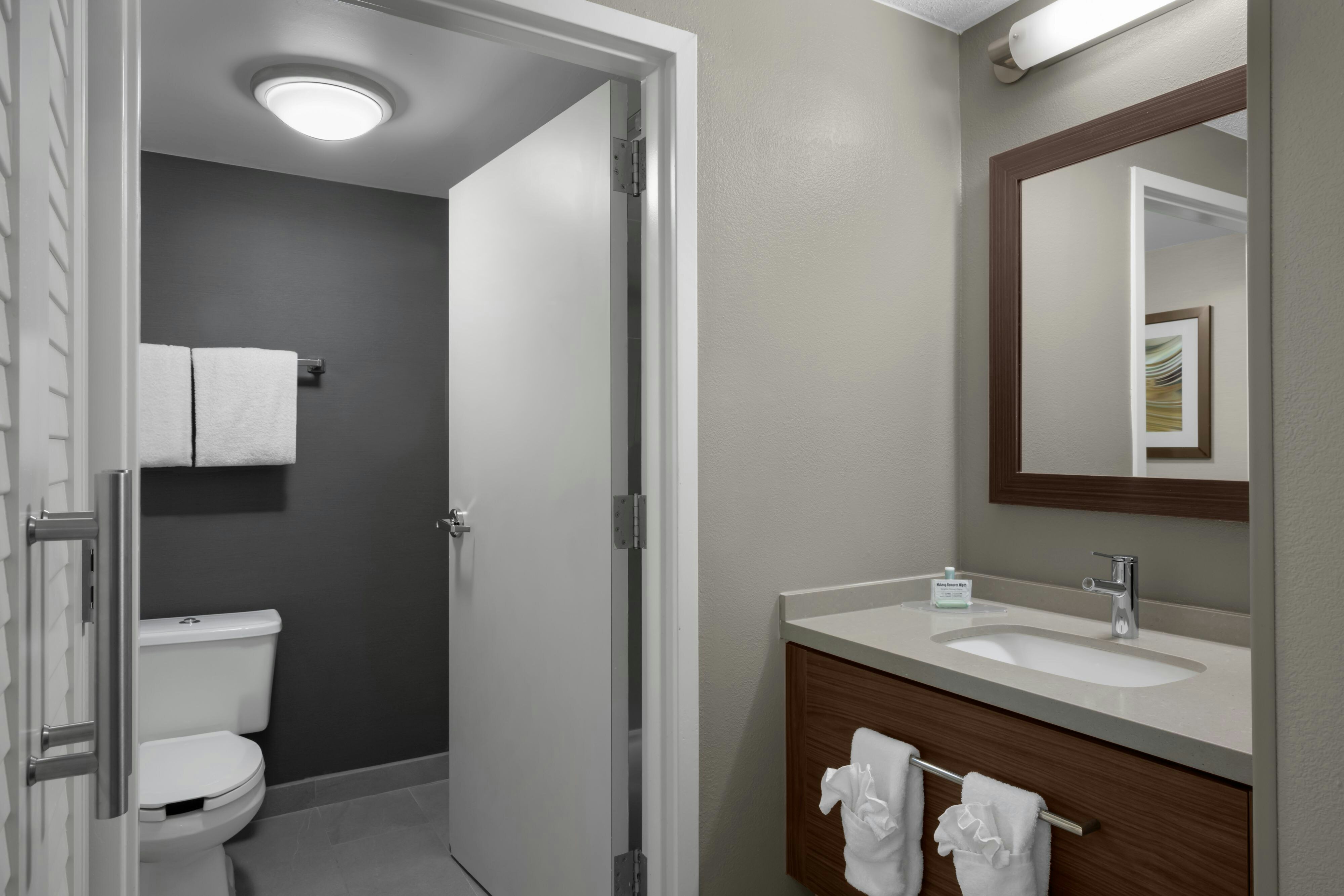 Courtyard by Marriott Charlotte Airport North